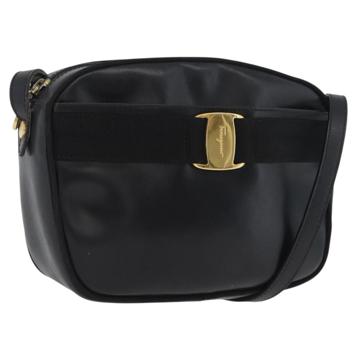 Salvatore Ferragamo Vara Bow Camera Leather Black Leather Shoulder Bag Bag (Pre-Owned)