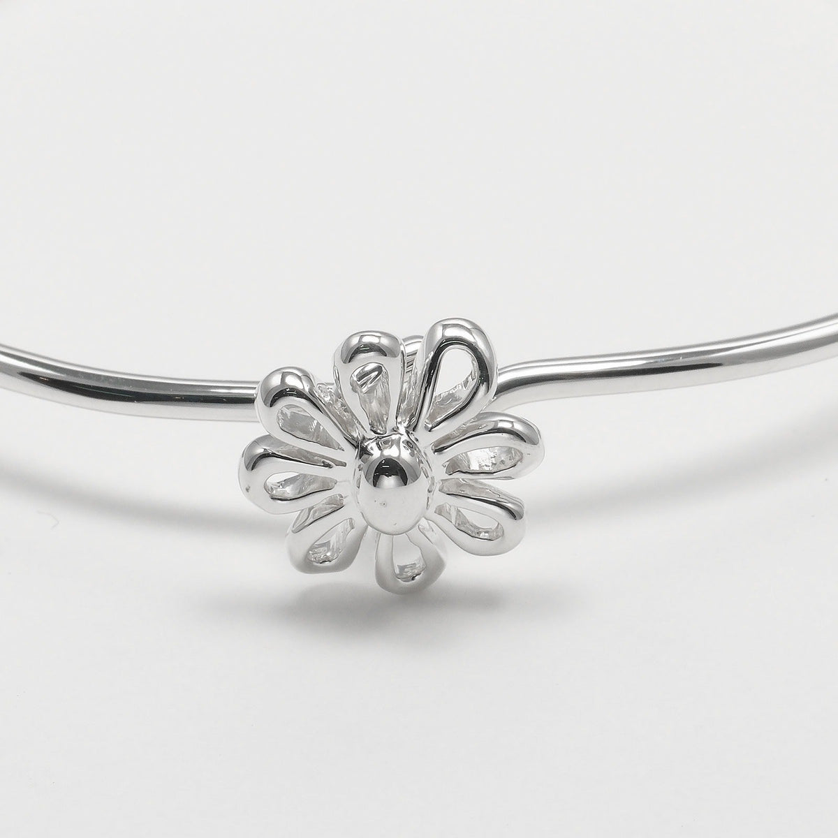 Tiffany & Co. Daisy Bangle 18K Yellow Gold Silver Silver Bracelet Jewelry (Pre-Owned)