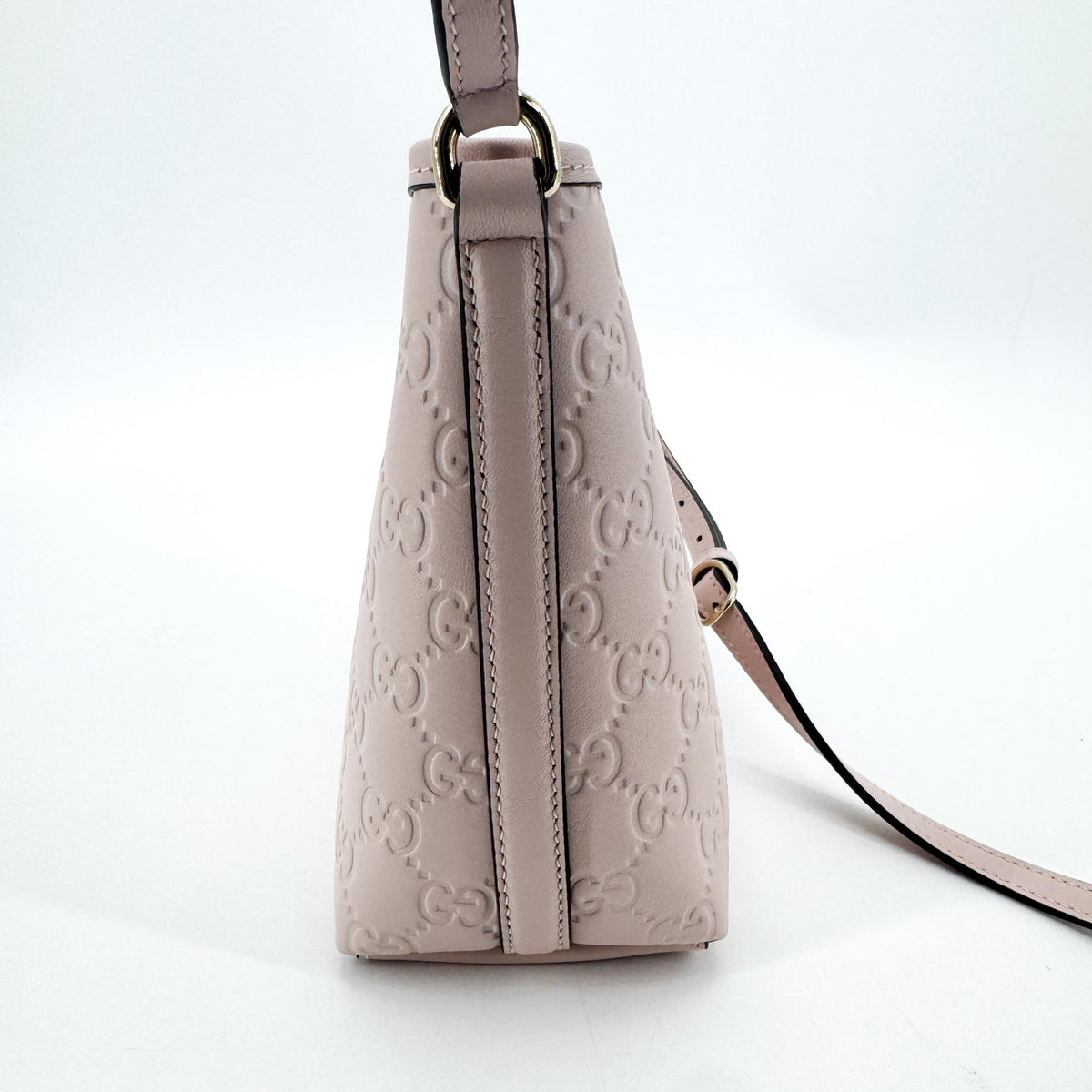Gucci Gg Emblem Bucket Bag Leather Beige Calfskin Shoulder Bag Bag (Pre-Owned)