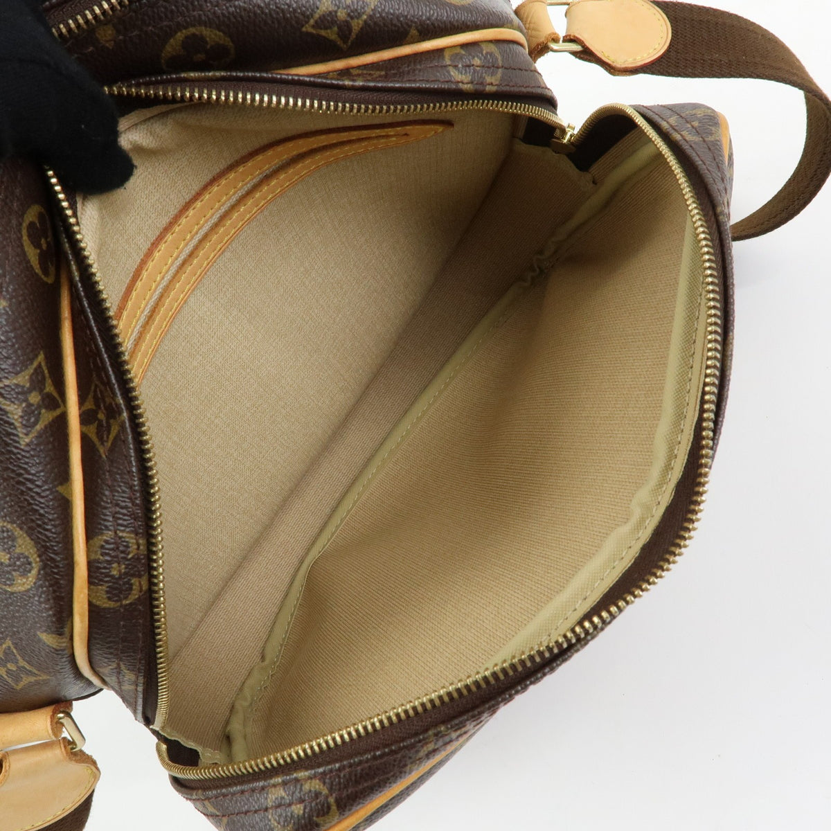 Louis Vuitton Reporter Monogram Canvas Brown Canvas Shoulder Bag Bag (Pre-Owned)
