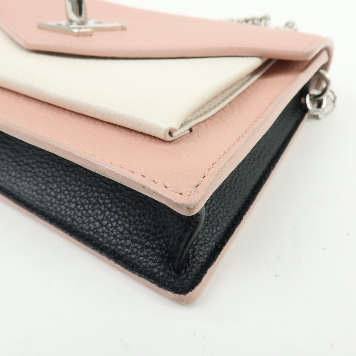 Louis Vuitton Mylockme Chain Pochette Leather Pink Leather Clutche & Pouche Bag (Pre-Owned)
