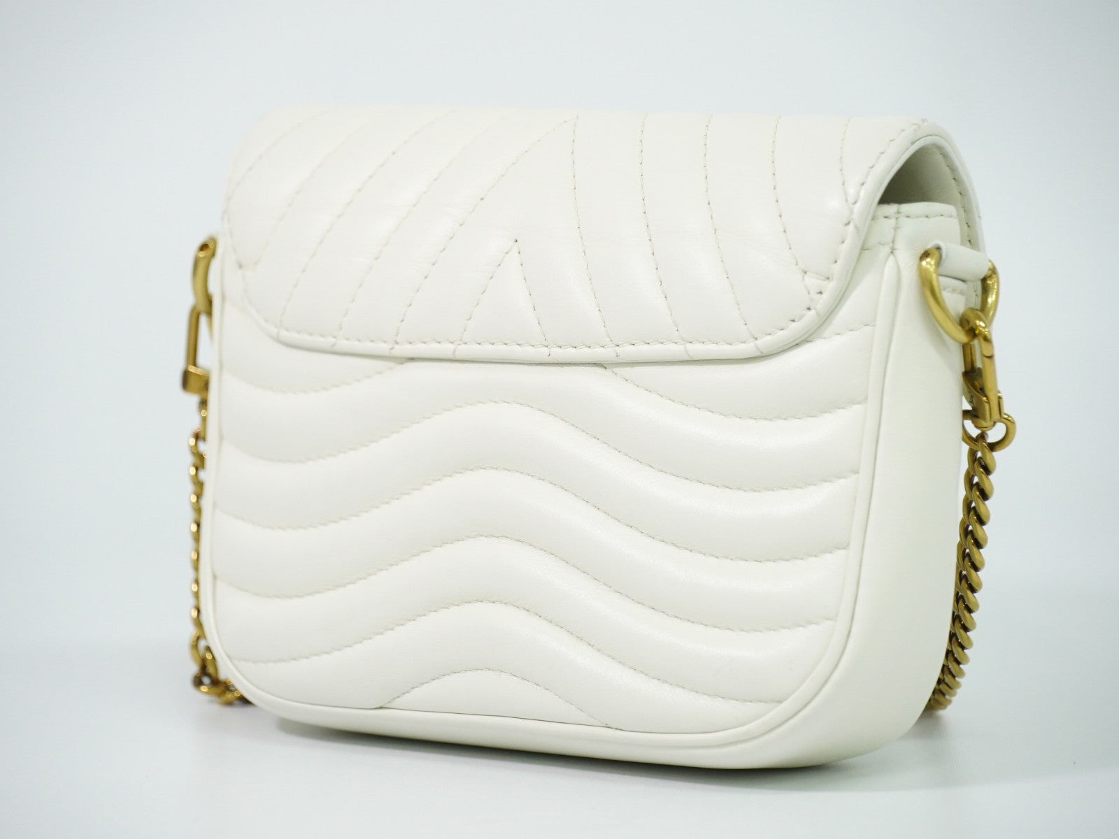 Louis Vuitton New Wave Multi Pochette Quilted Leather White Leather Shoulder Bag Bag (Pre-Owned)