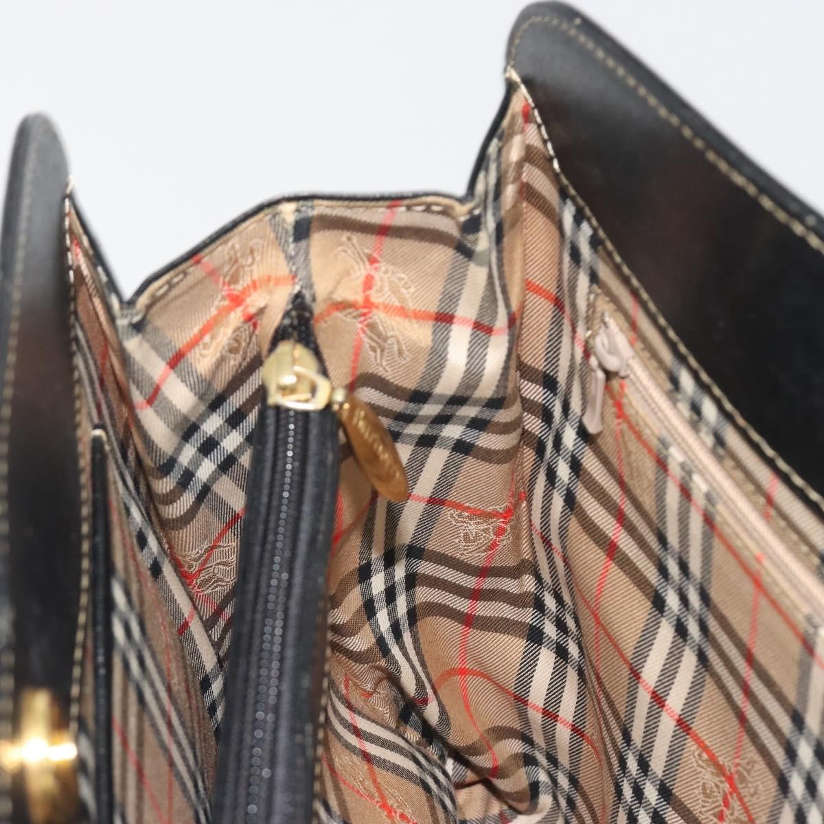 Burberry Vintage Leather Black Leather Handbag (Pre-Owned)