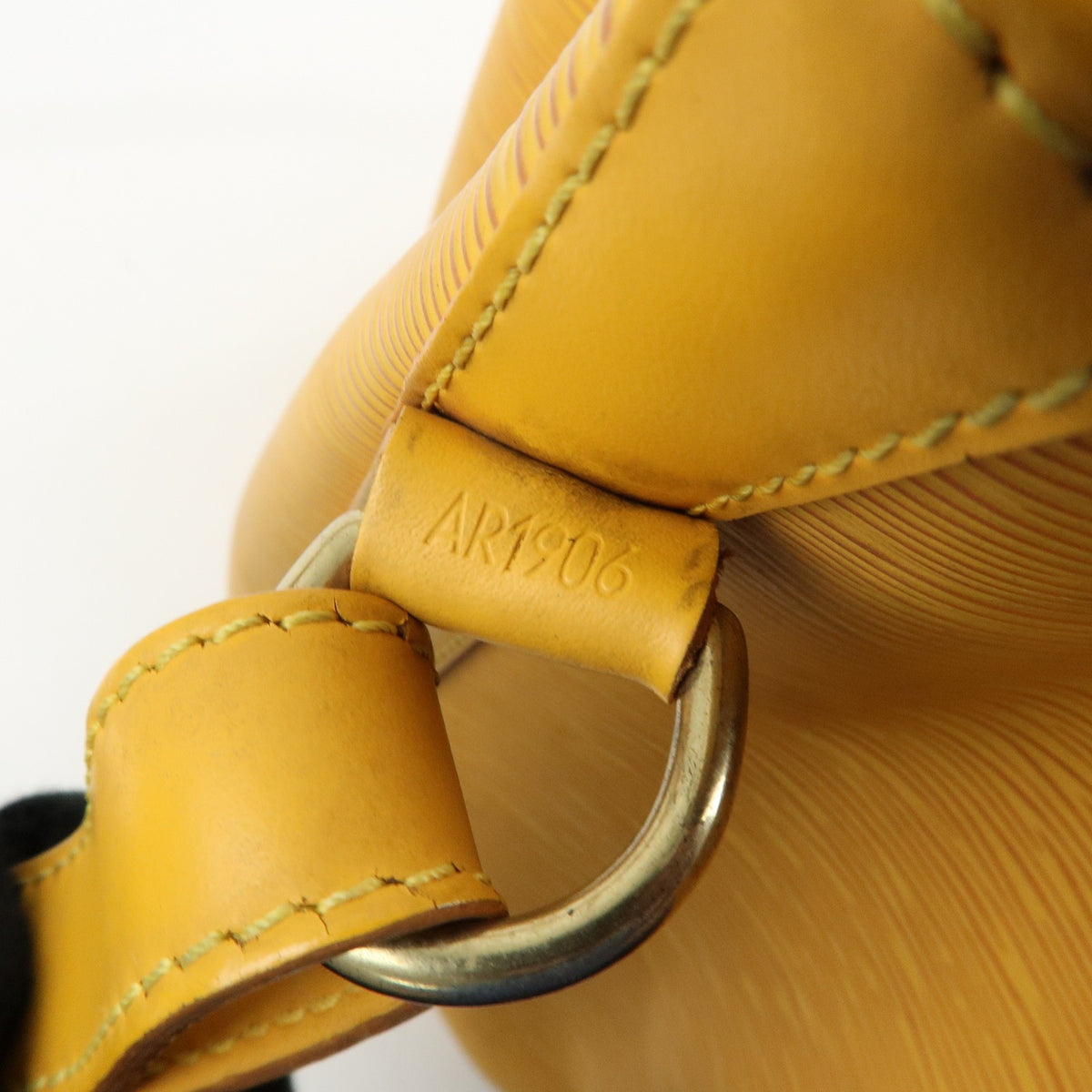 Louis Vuitton Petit Noe Epi Leather Yellow Leather Handbag (Pre-Owned)