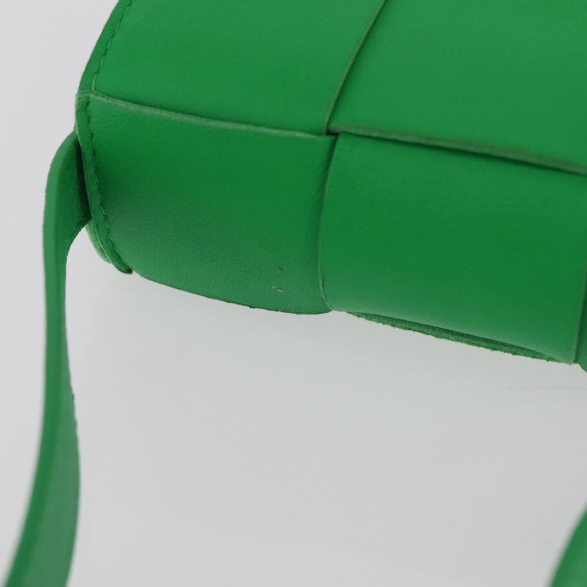 Bottega Veneta Cassette Maxi Intrecciato Leather Green Leather Crossbody Bag Bag (Pre-Owned)