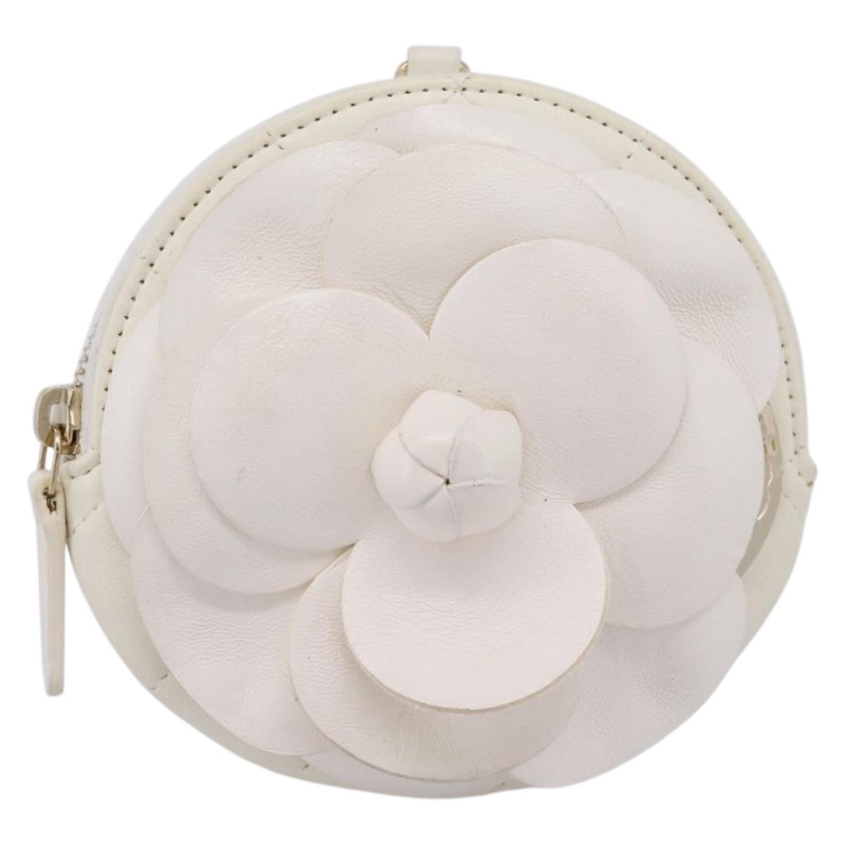Chanel Camellia Round Clutch With Chain Lambskin White Leather Clutche & Pouche Bag (Pre-Owned)