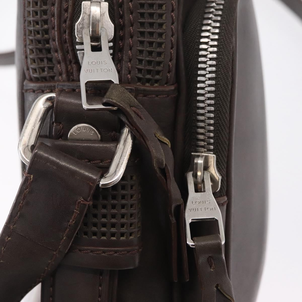 Louis Vuitton Bequia Trotter Messenger Nomade Leather Brown Leather Handbag (Pre-Owned)