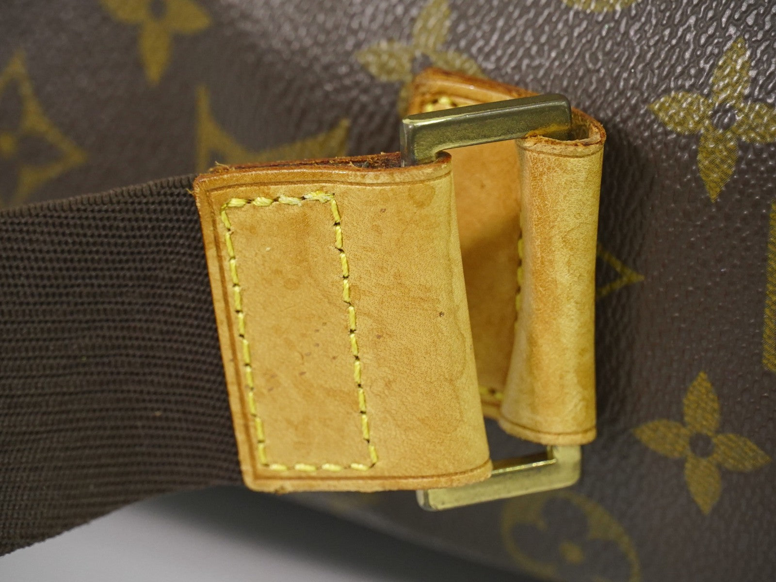 Louis Vuitton Abbesses Messenger Monogram Canvas Brown Canvas Shoulder Bag Bag (Pre-Owned)