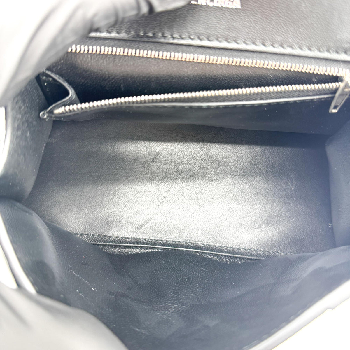 Balenciaga Hourglass Top Handle Leather Black Leather Handbag (Pre-Owned)