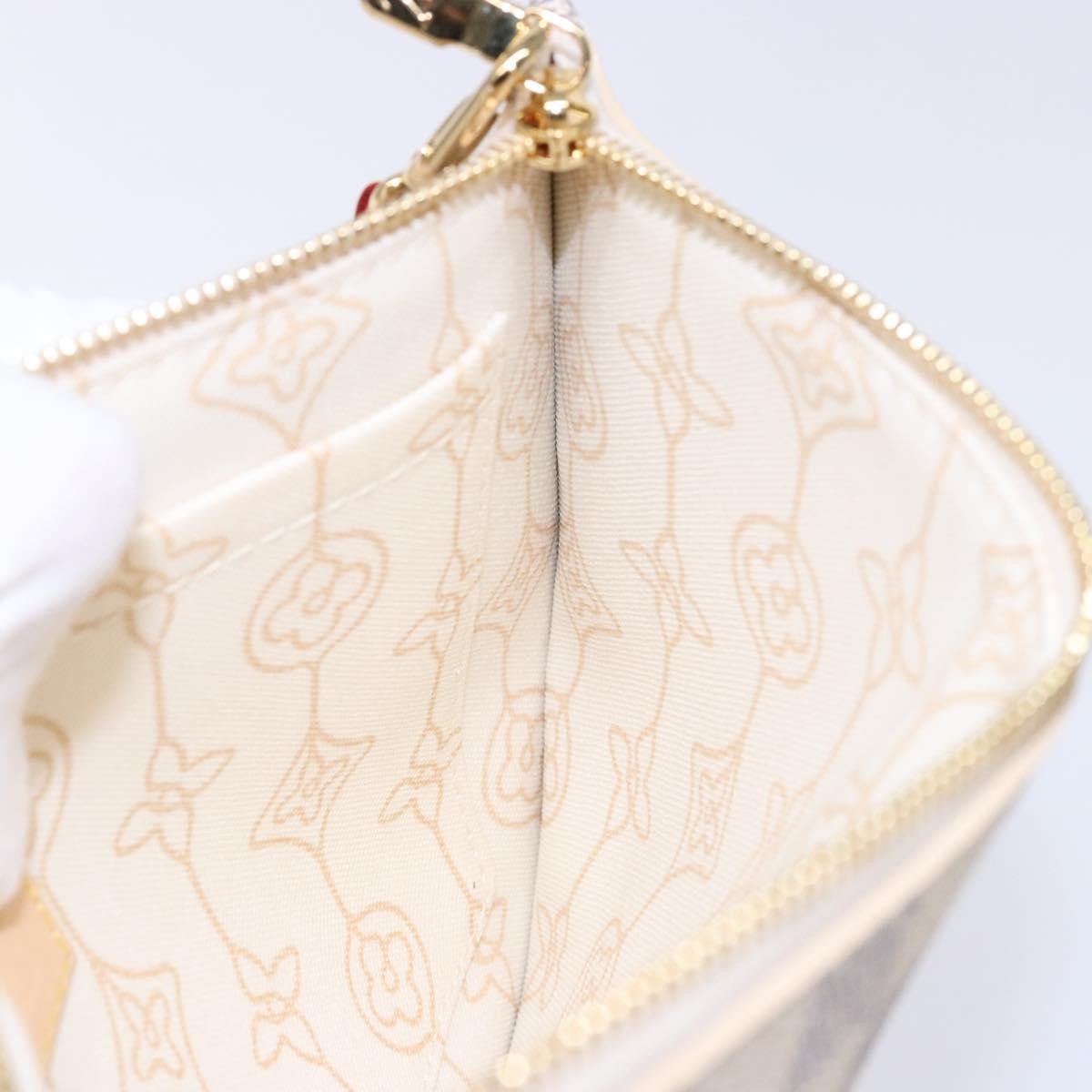 Louis Vuitton Neverfull Pochette Damier Ebene White Canvas Bag (Pre-Owned)