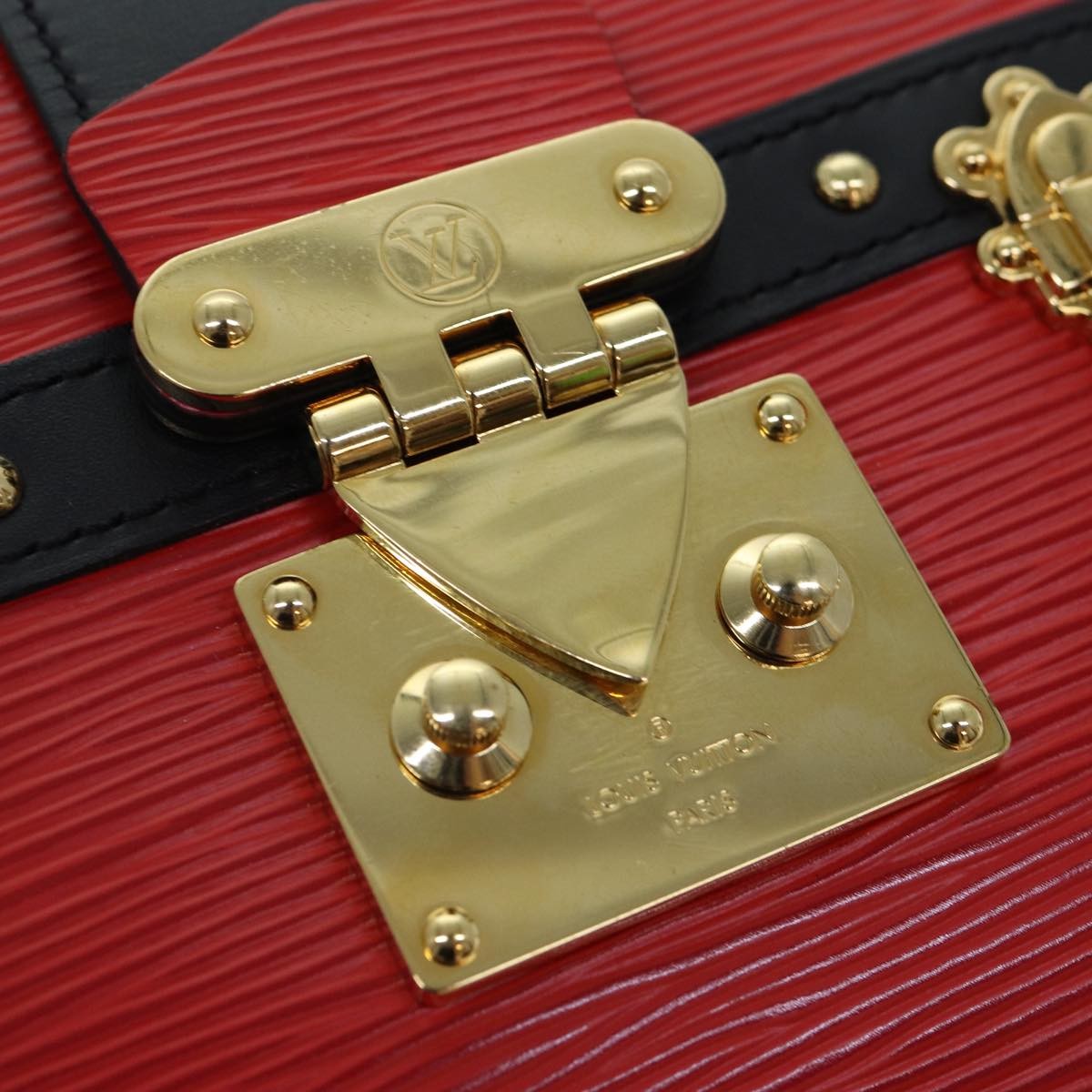 Louis Vuitton Trunk Clutch Epi Leather Red Leather Shoulder Bag Bag (Pre-Owned)