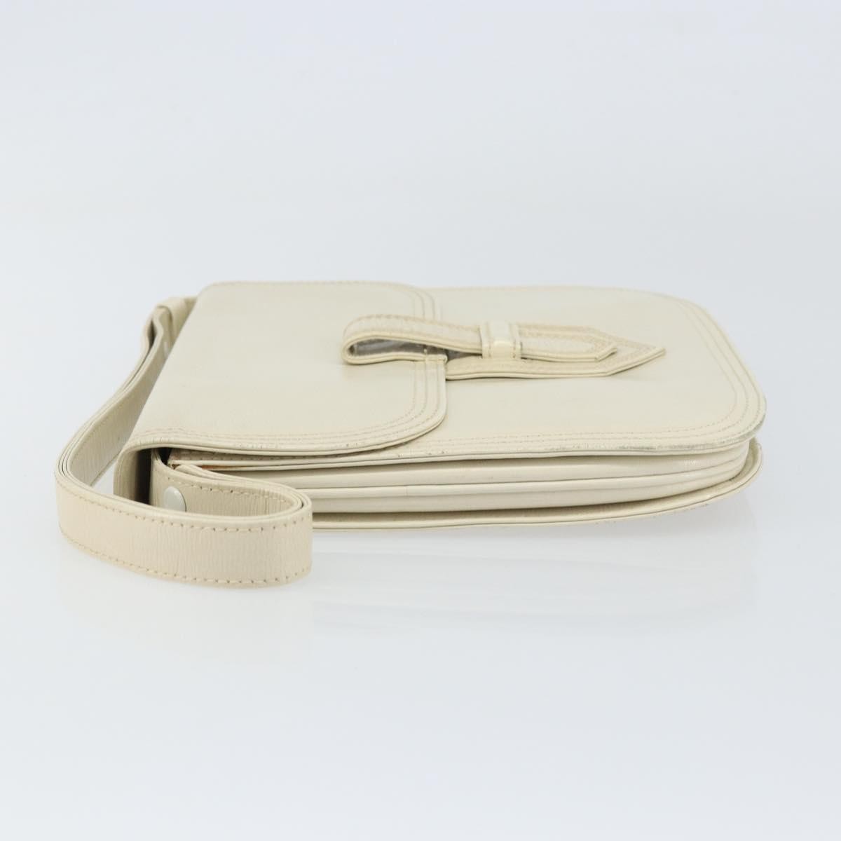 Saint Laurent Vintage Leather White Leather Shoulder Bag Bag (Pre-Owned)