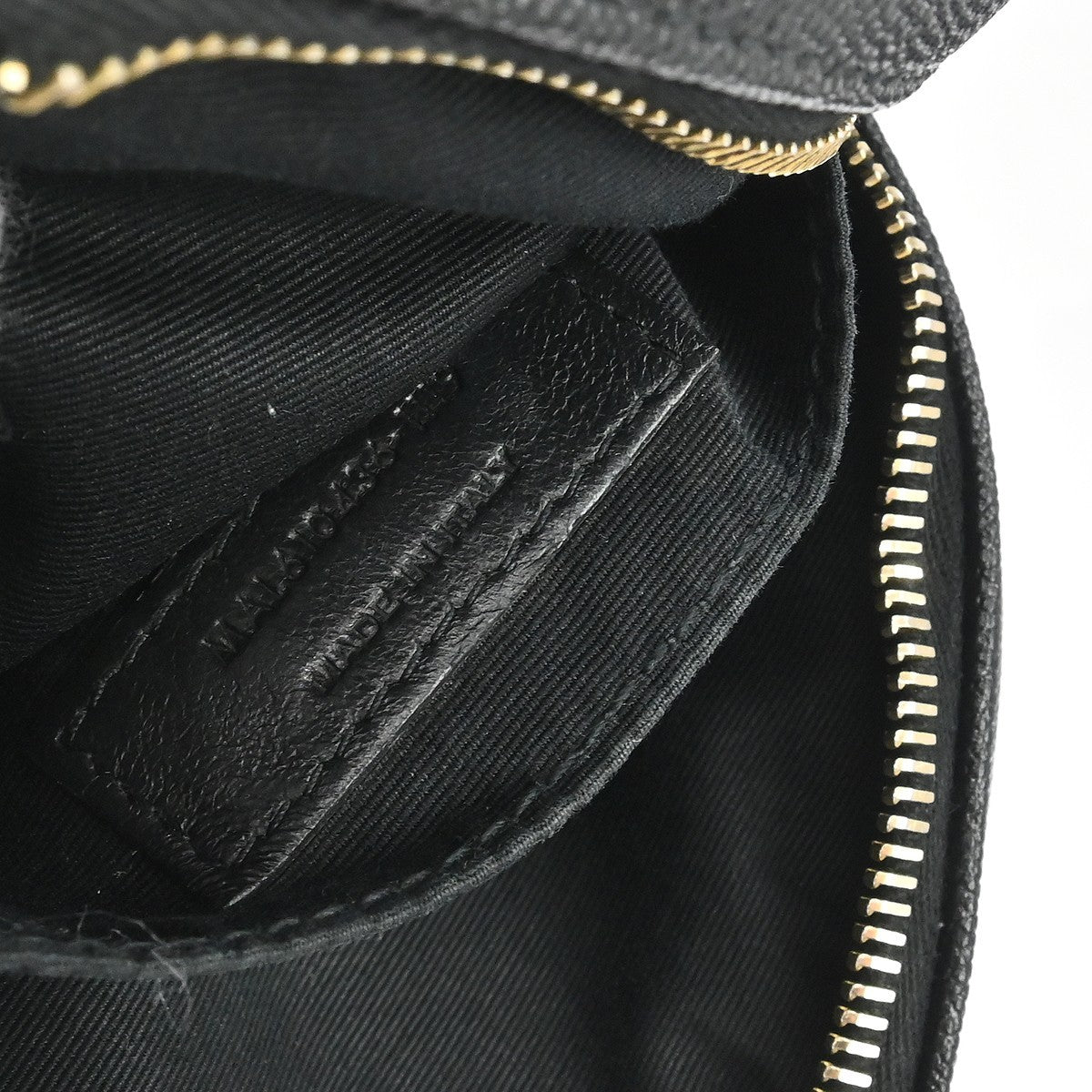 Saint Laurent Vinyle Round Camera Matelasse Chevron Leather Black Leather Crossbody Bag Bag (Pre-Owned)