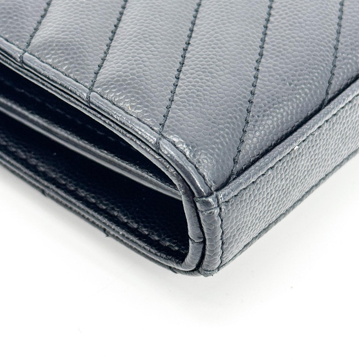 Saint Laurent Classic Monogram Wallet On Chain Matelasse Chevron Leather Black Leather Crossbody Bag Bag (Pre-Owned)