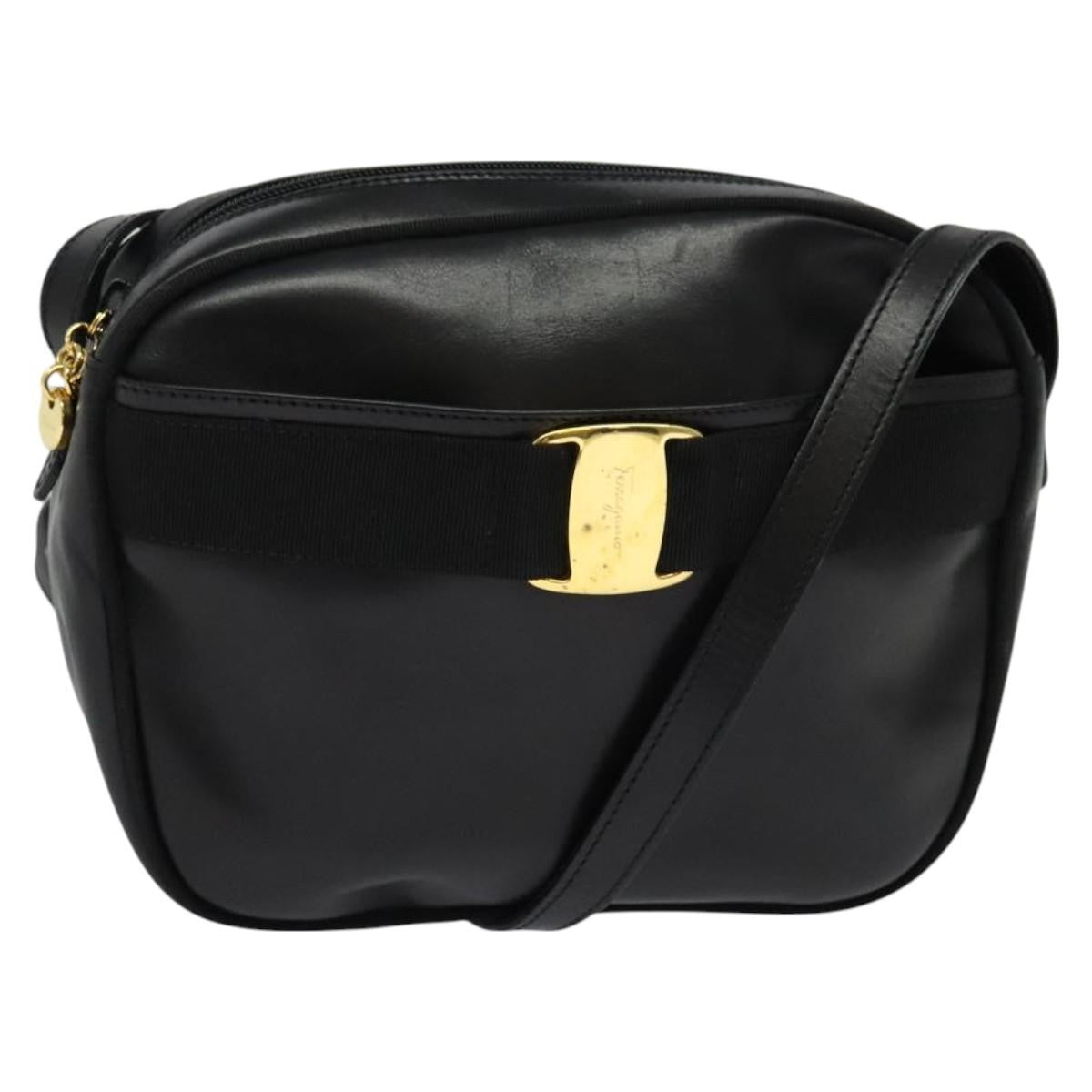 Salvatore Ferragamo Vara Bow Camera Leather Black Leather Shoulder Bag Bag (Pre-Owned)