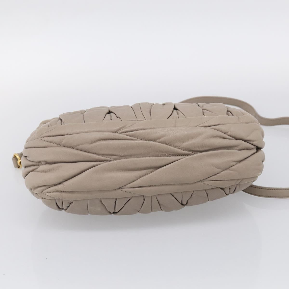 Miu Miu Coffer Hobo Matelasse Leather Beige Leather Handbag (Pre-Owned)