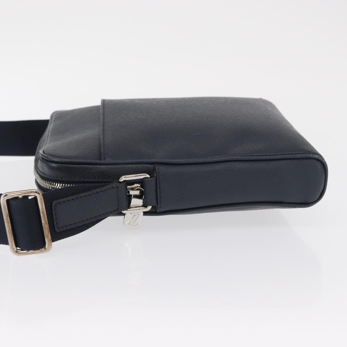Louis Vuitton Alex Messenger Taiga Leather Navy Leather Shoulder Bag Bag (Pre-Owned)