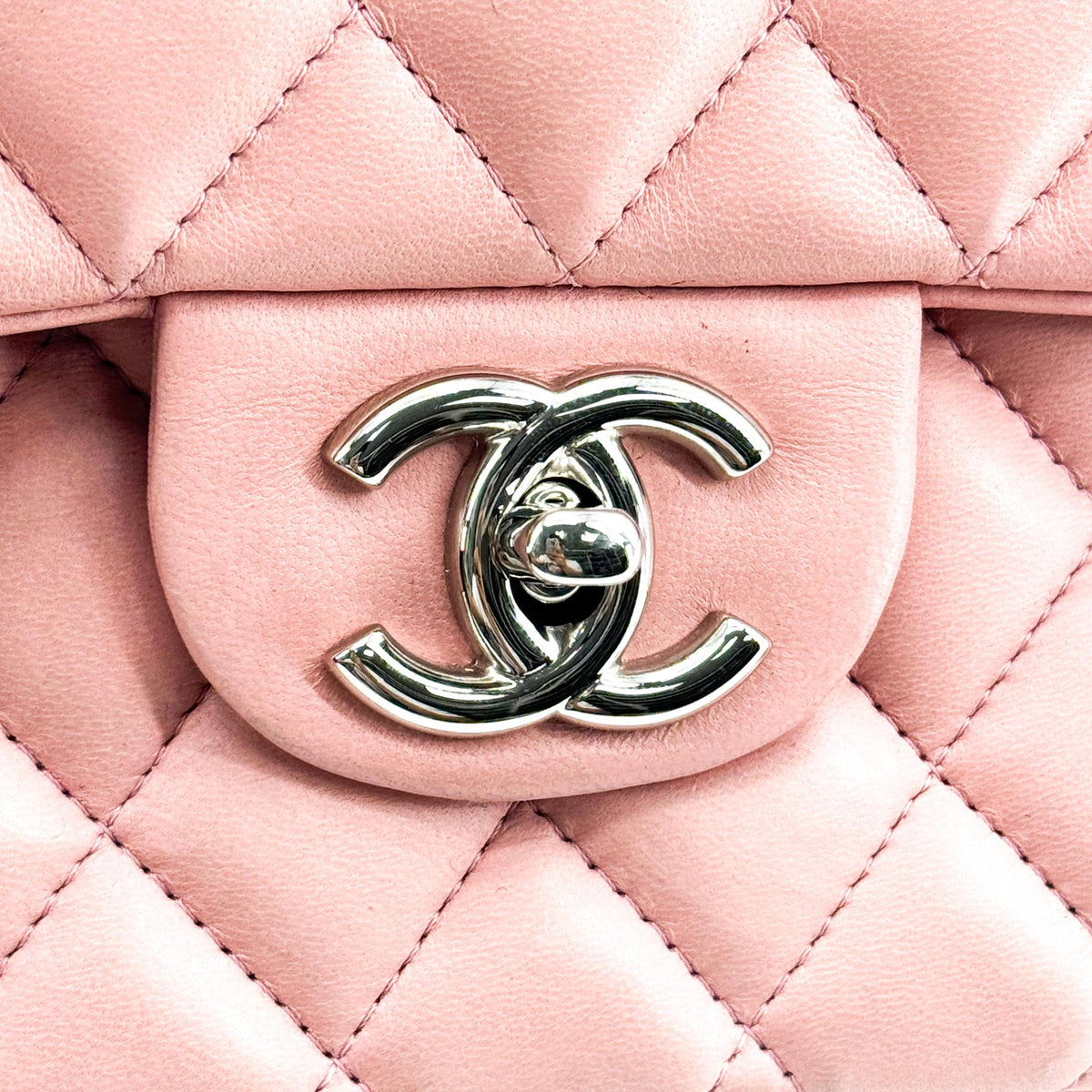 Chanel Classic Single Flap Quilted Lambskin Pink Leather Handbag (Pre-Owned)