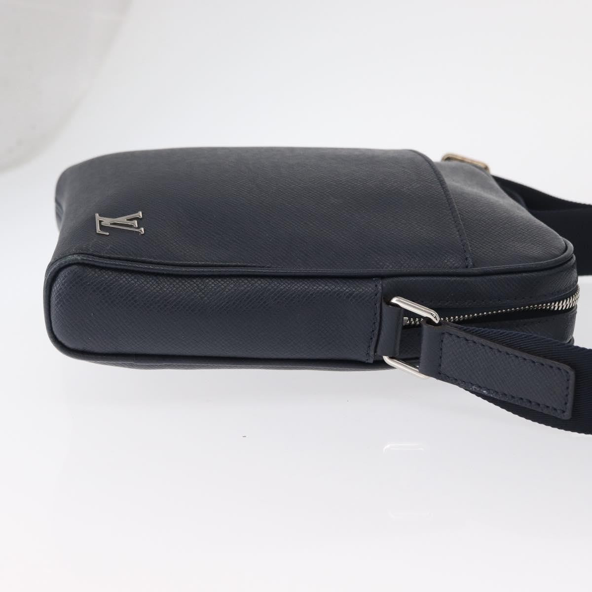 Louis Vuitton Alex Messenger Taiga Leather Navy Leather Shoulder Bag Bag (Pre-Owned)