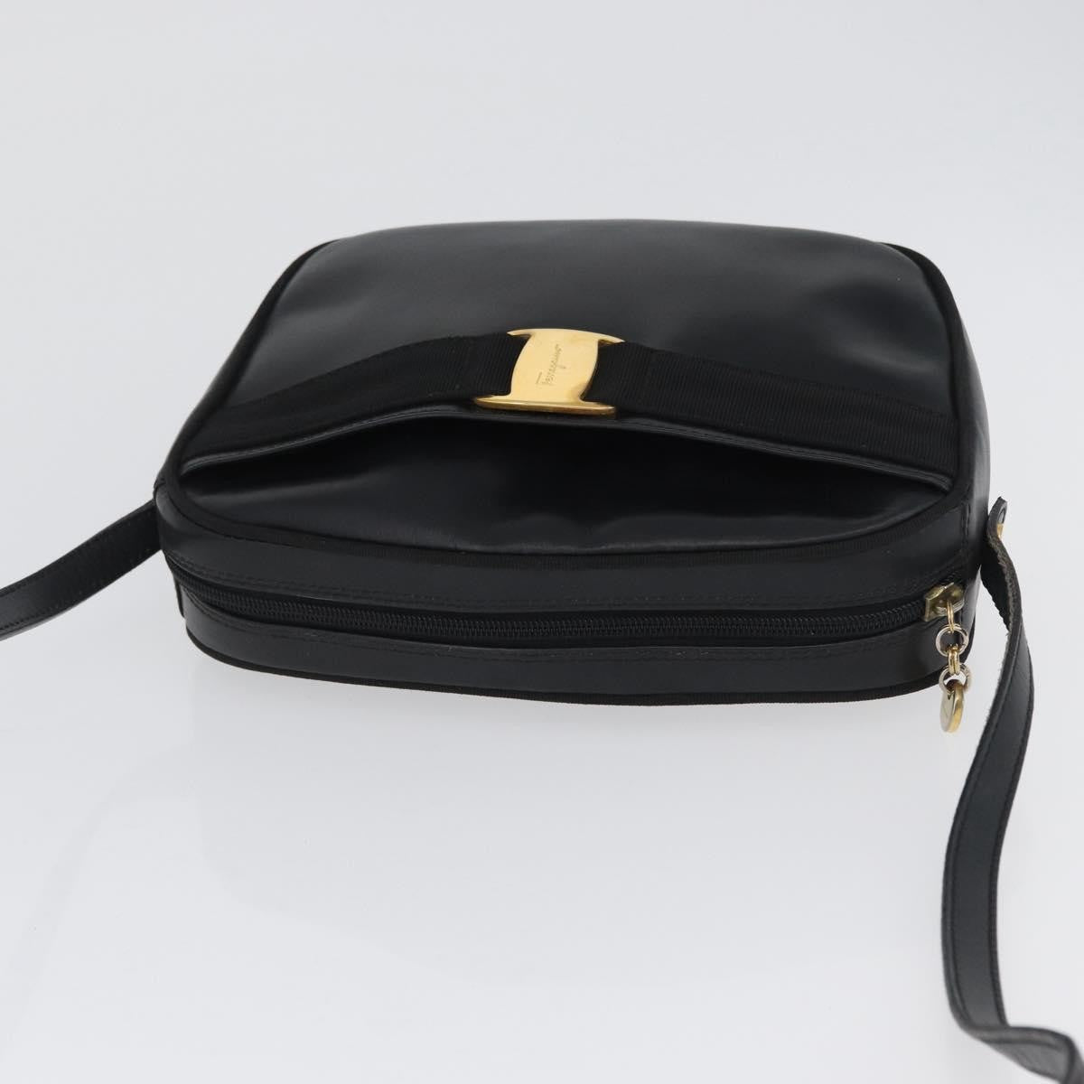 Salvatore Ferragamo Vara Bow Camera Leather Black Leather Shoulder Bag Bag (Pre-Owned)