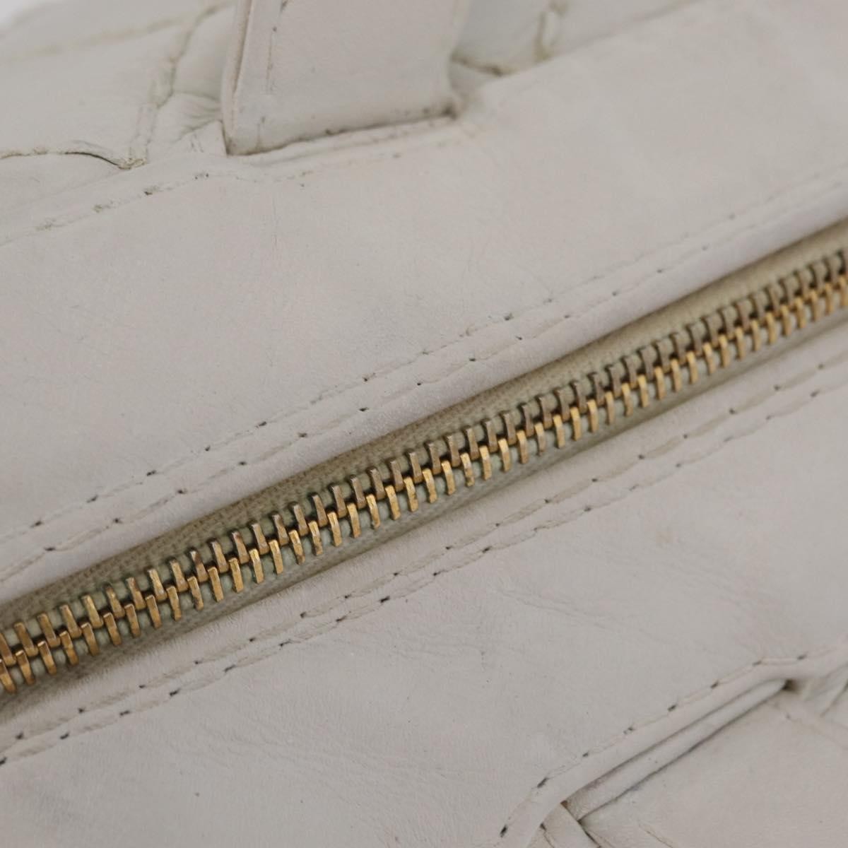 Chanel Vintage Cc Zip Around Bowler Quilted Caviar White Leather Handbag (Pre-Owned)
