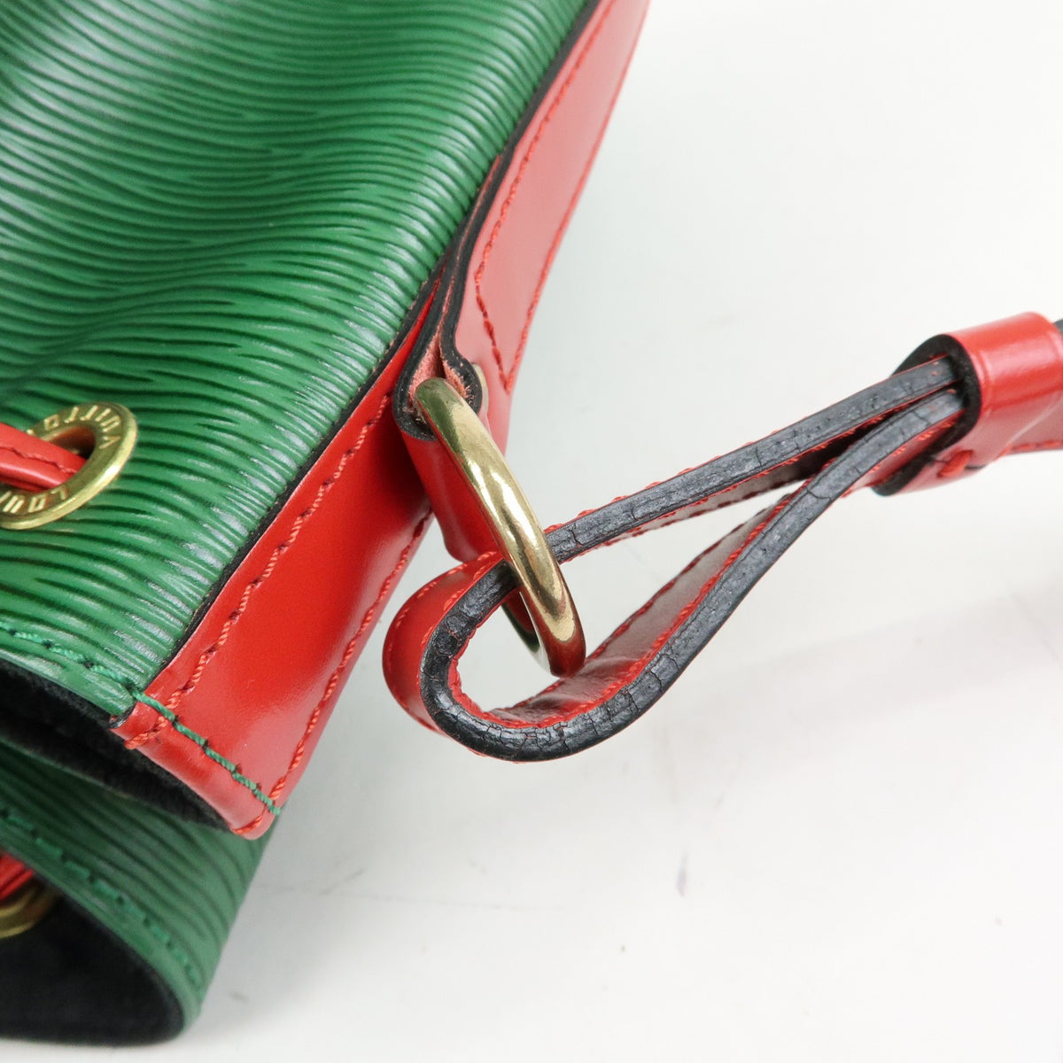 Louis Vuitton Bicolor Petit Noe Epi Leather Green Leather Handbag (Pre-Owned)