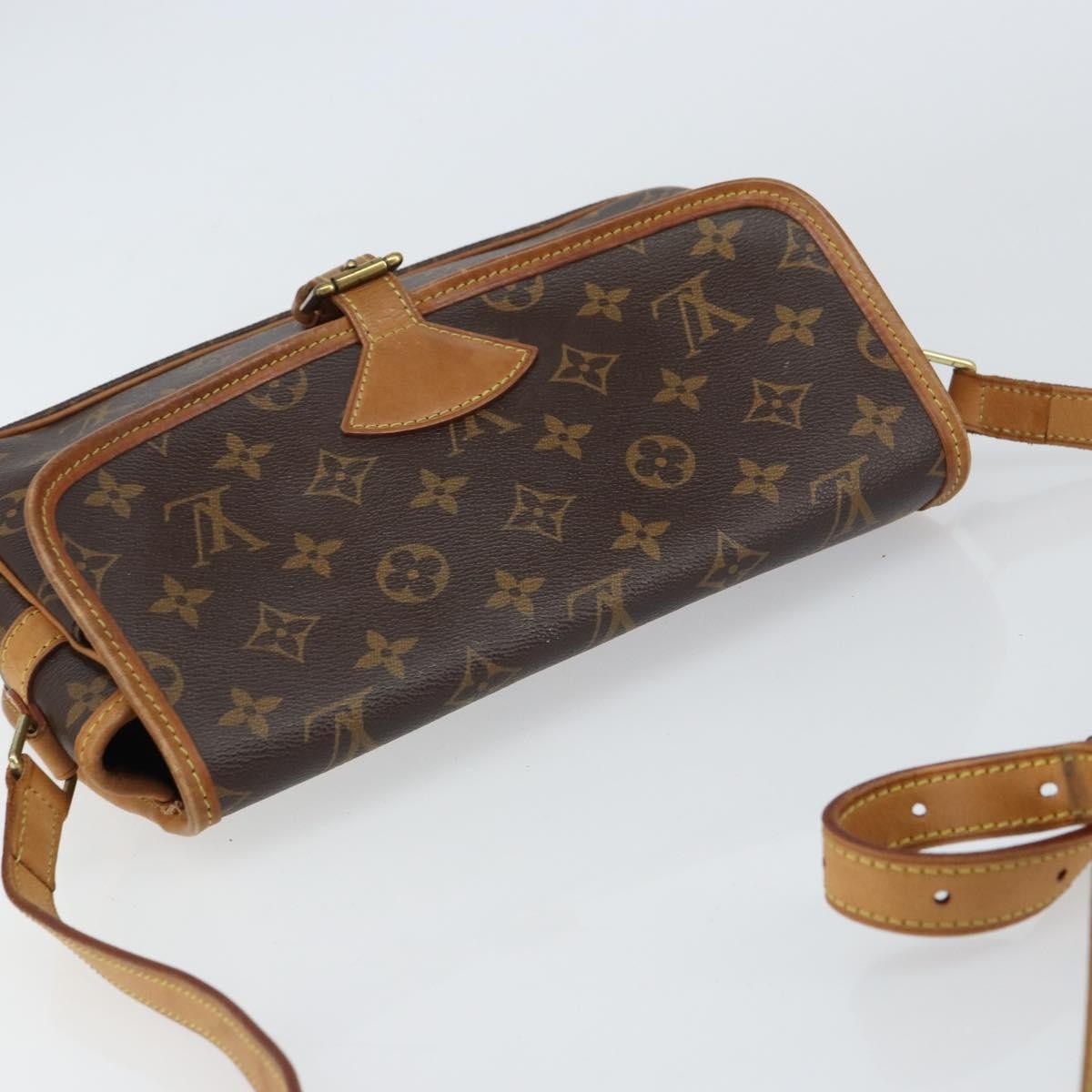 Louis Vuitton Sologne Monogram Canvas Brown Canvas Shoulder Bag Bag (Pre-Owned)