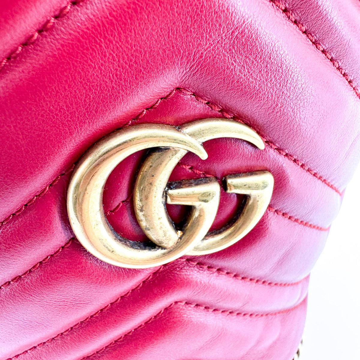 Gucci Gg Marmont Bucket Matelasse Leather Red Leather Shoulder Bag Bag (Pre-Owned)