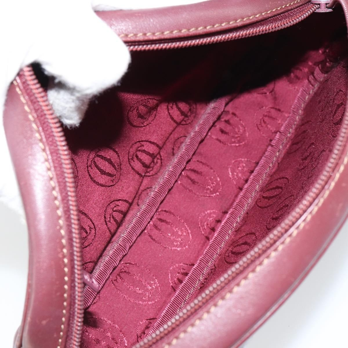 Cartier Must De Cartier Leather Burgundy Leather Shoulder Bag Bag (Pre-Owned)