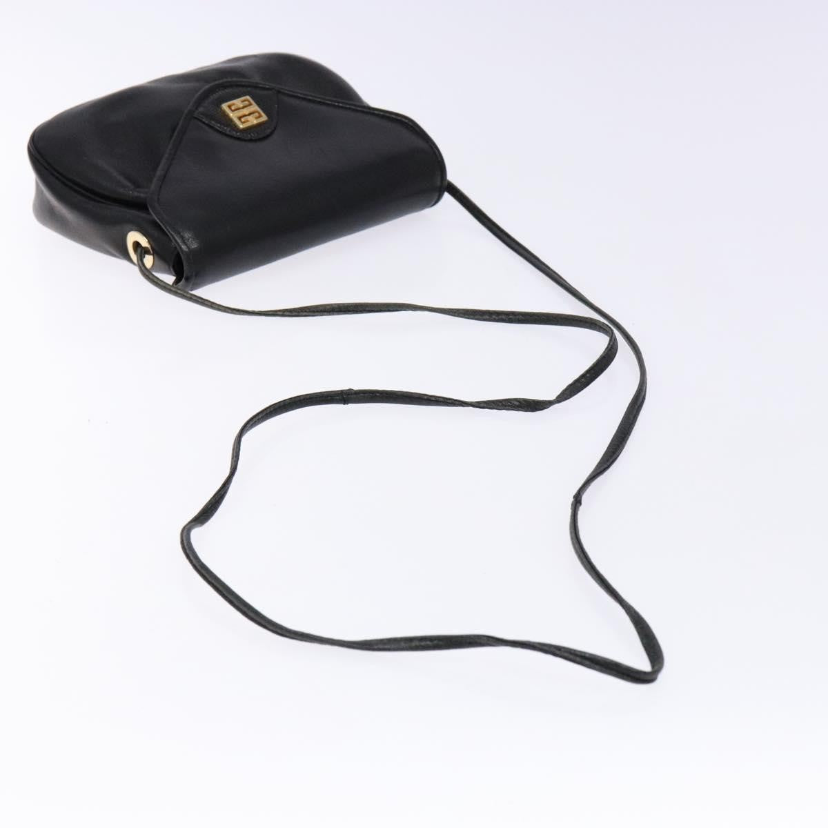 Givenchy Vintage 4G Leather Black Leather Shoulder Bag Bag (Pre-Owned)