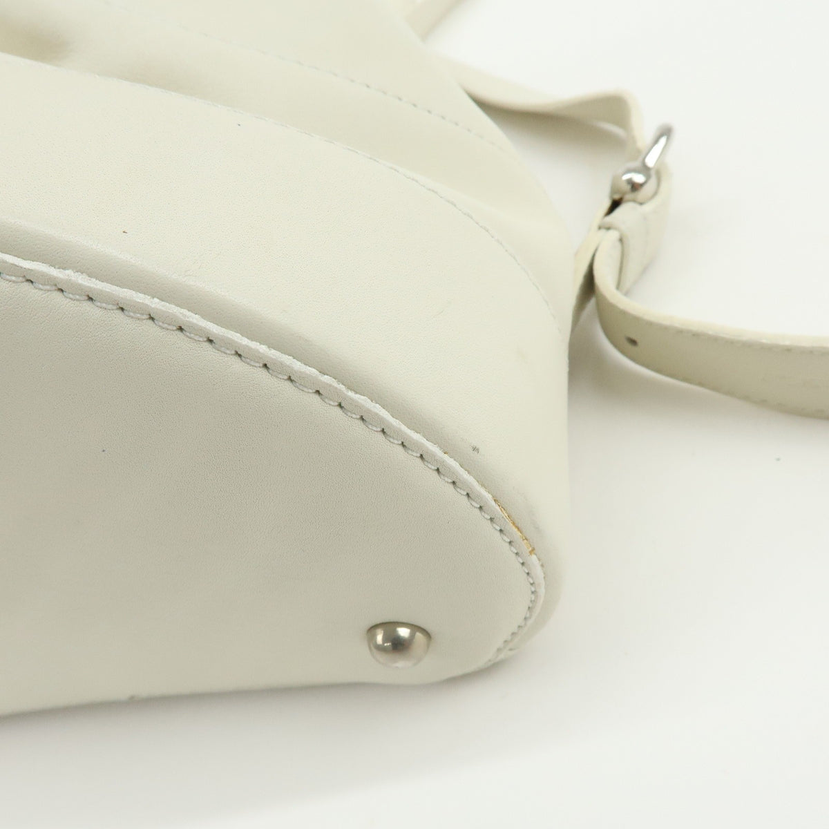 Loewe Anton Sling Leather White Leather Handbag (Pre-Owned)