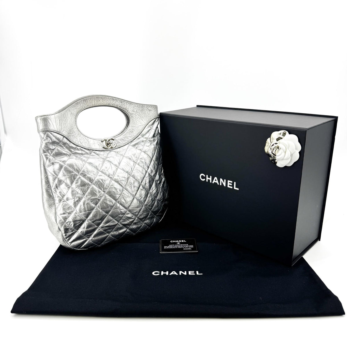 Chanel 31 Shopping Quilted Calfskin Silver Leather Handbag (Pre-Owned)