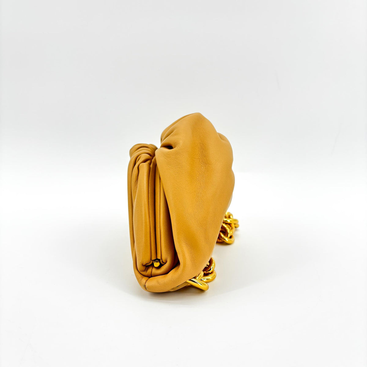 Bottega Veneta The Belt Chain Leather Yellow Leather Clutche & Pouche Bag (Pre-Owned)