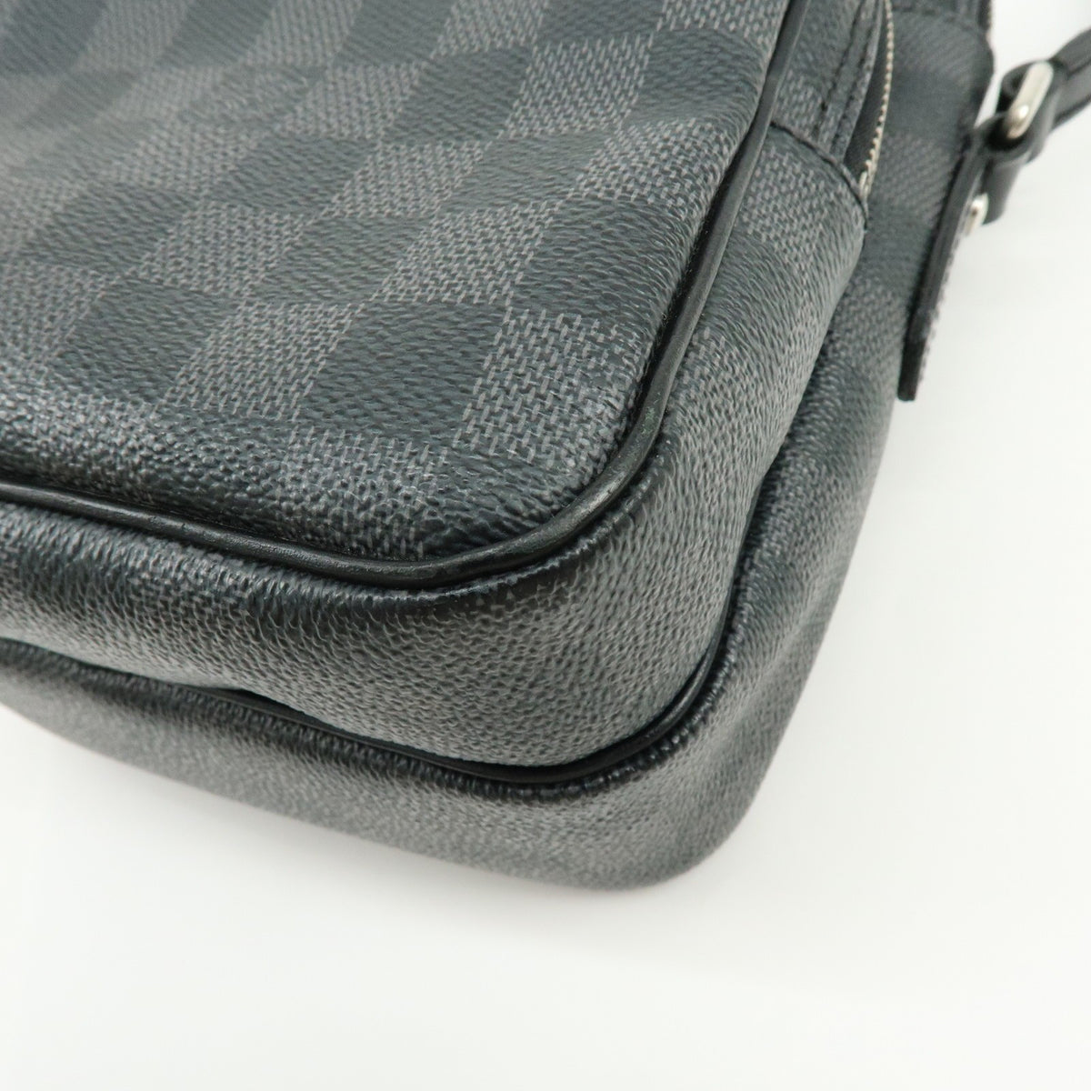Louis Vuitton Rem Damier Graphite Black Canvas Handbag (Pre-Owned)