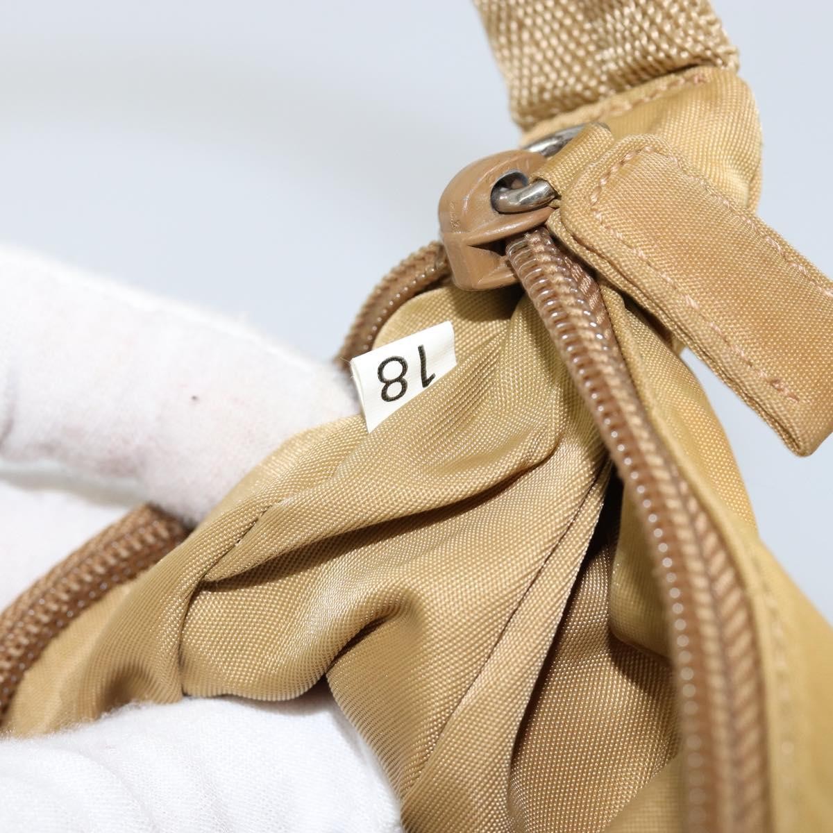 Prada Re-Edition 2000 Hobo Tessuto Beige Nylon Shoulder Bag Bag (Pre-Owned)