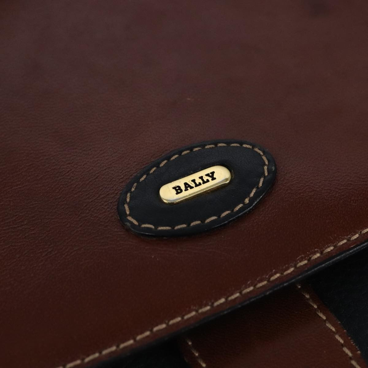 Bally Vintage Leather Brown Leather Shoulder Bag Bag (Pre-Owned)
