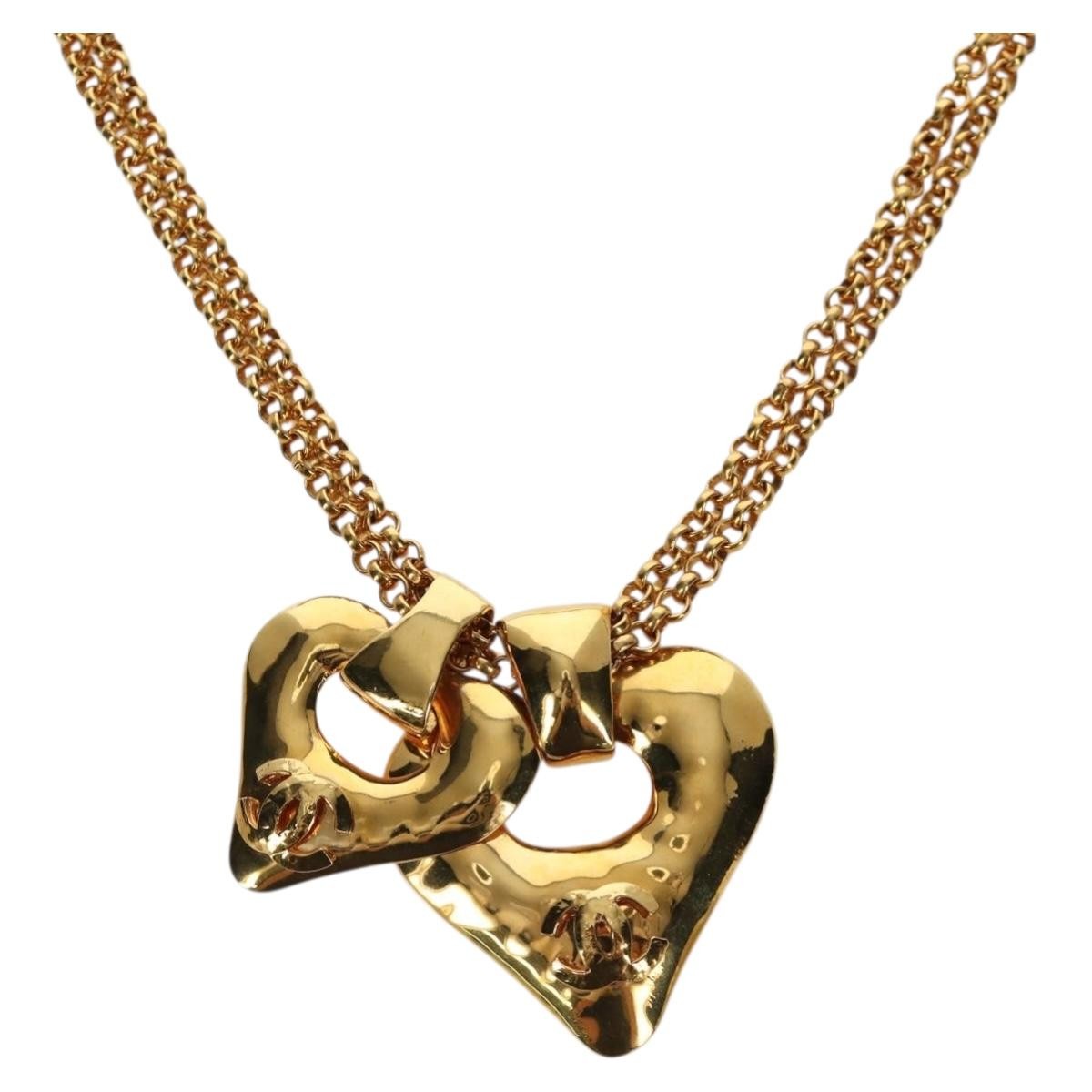 Chanel Vintage Cc Heart Pendant Long Metal Gold Metal Necklace Jewelry (Pre-Owned)
