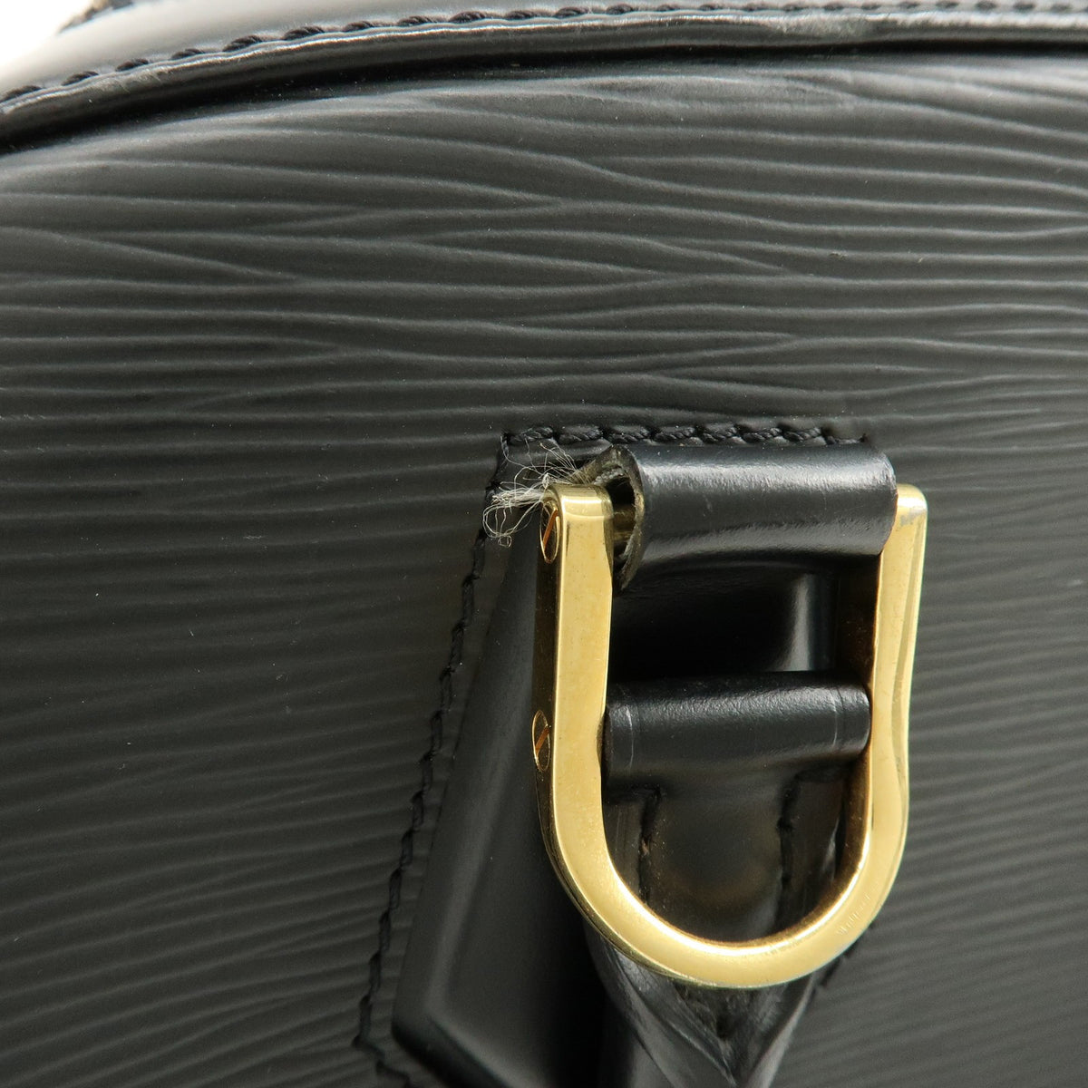 Louis Vuitton Sablons Epi Leather Black Leather Handbag (Pre-Owned)
