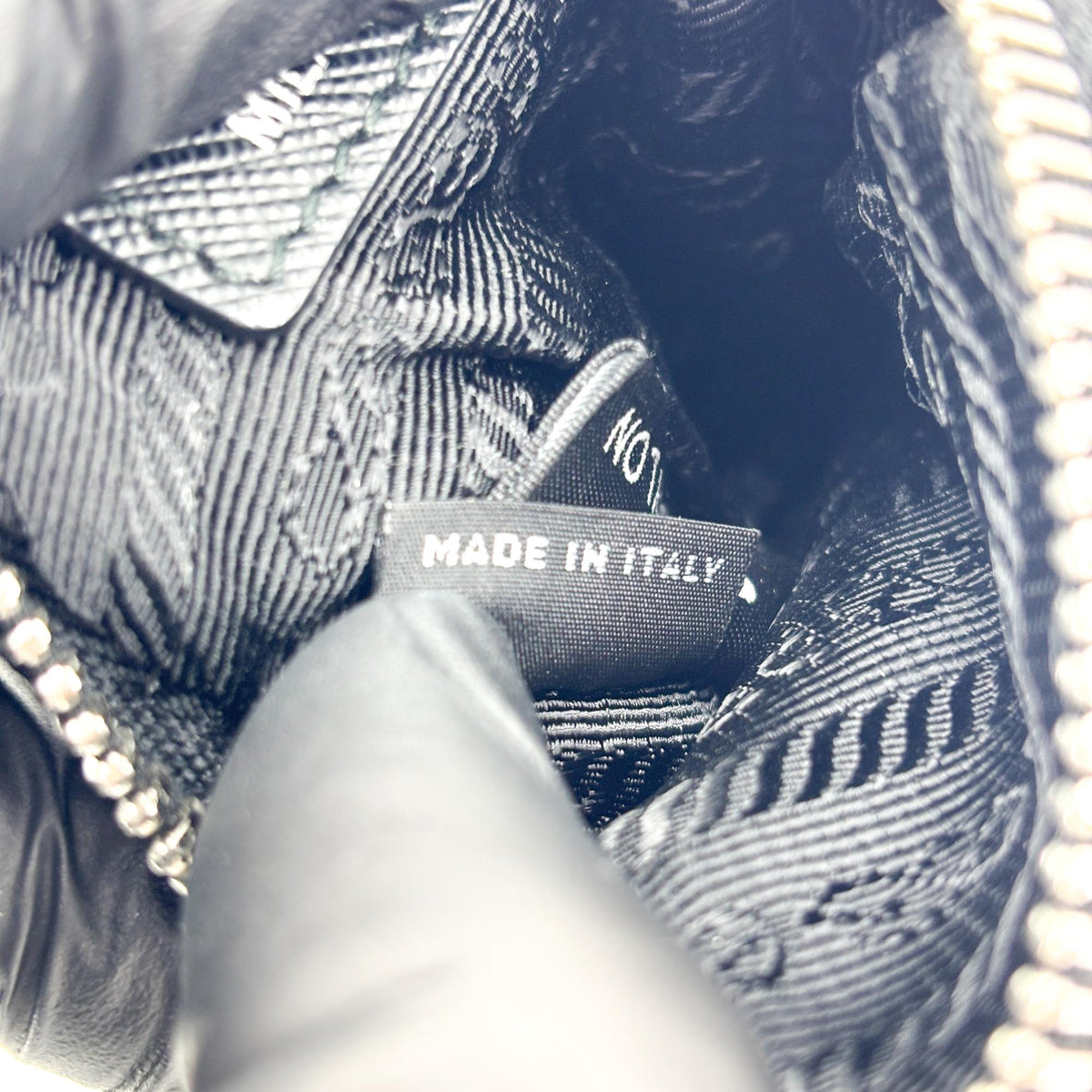 Prada Re-Edition 2005 Tessuto Black Nylon Shoulder Bag Bag (Pre-Owned)