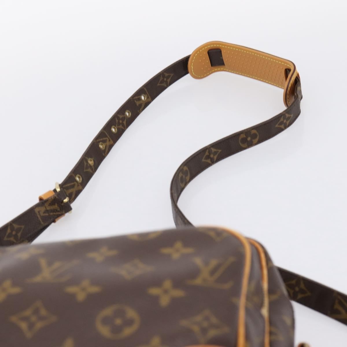Louis Vuitton Nil Shoulder Bag Monogram Canvas Brown Canvas Shoulder Bag Bag (Pre-Owned)