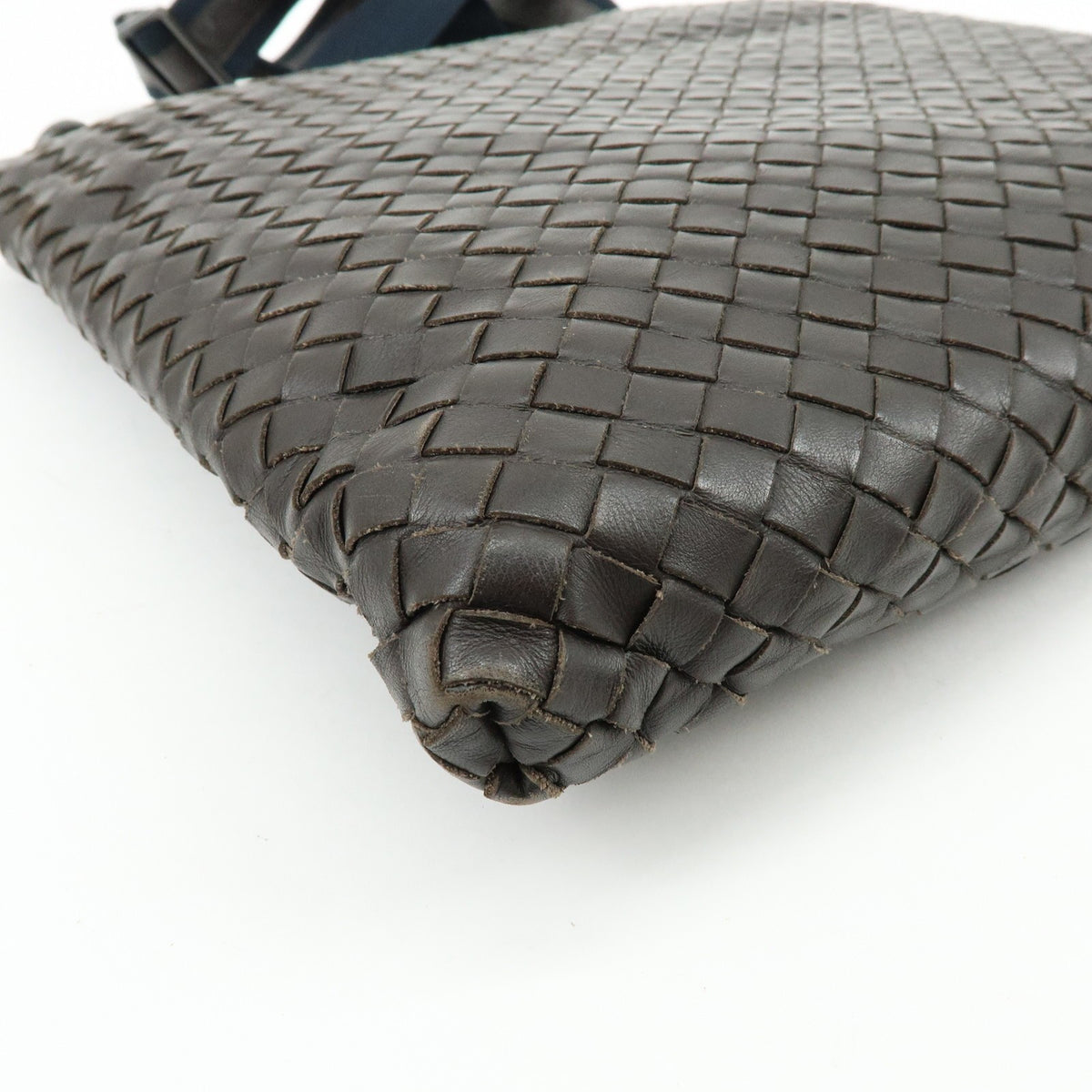 Bottega Veneta Flat Messenger Intrecciato Nappa Brown Leather Handbag (Pre-Owned)