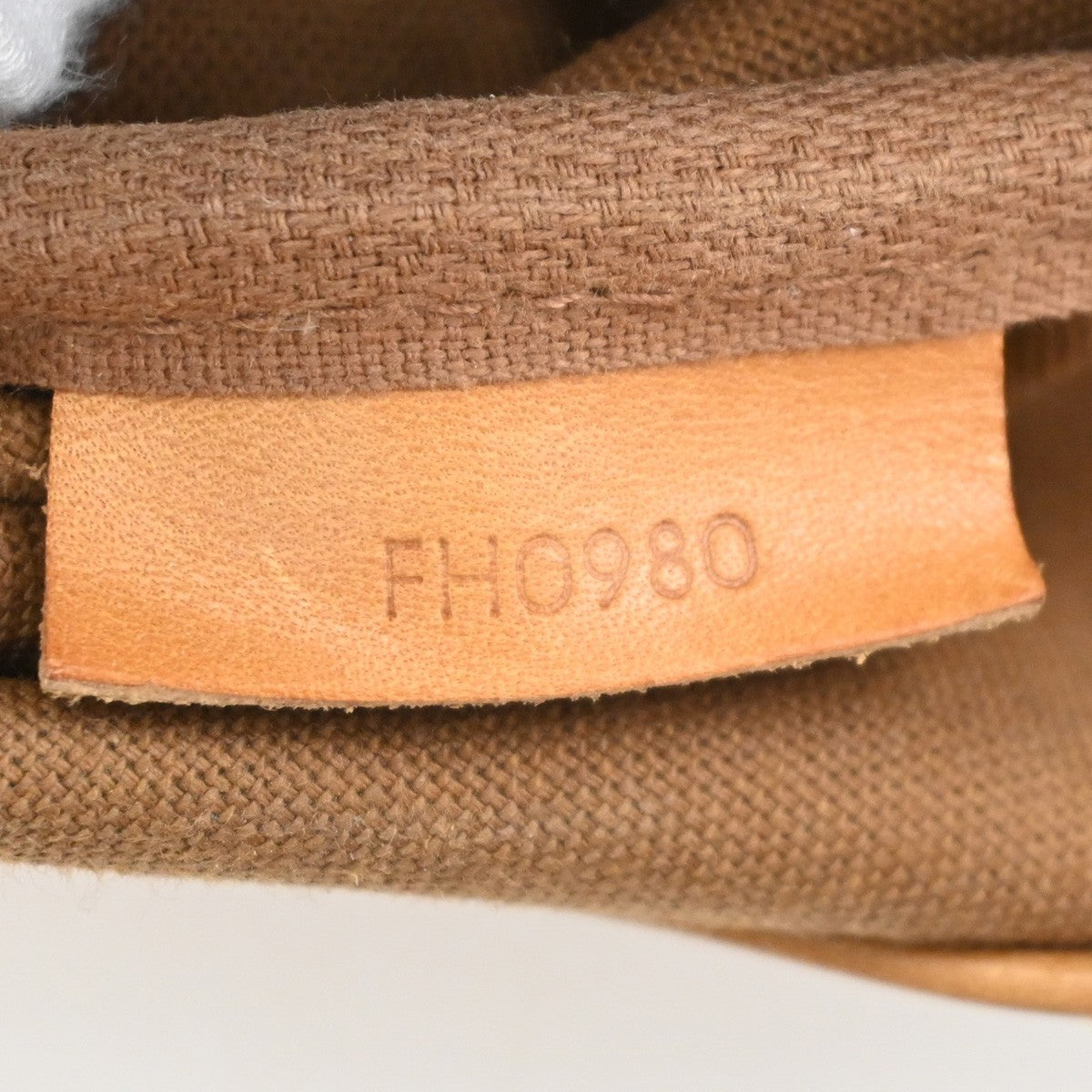 Louis Vuitton Saumur Monogram Brown Canvas Shoulder Bag Bag (Pre-Owned)