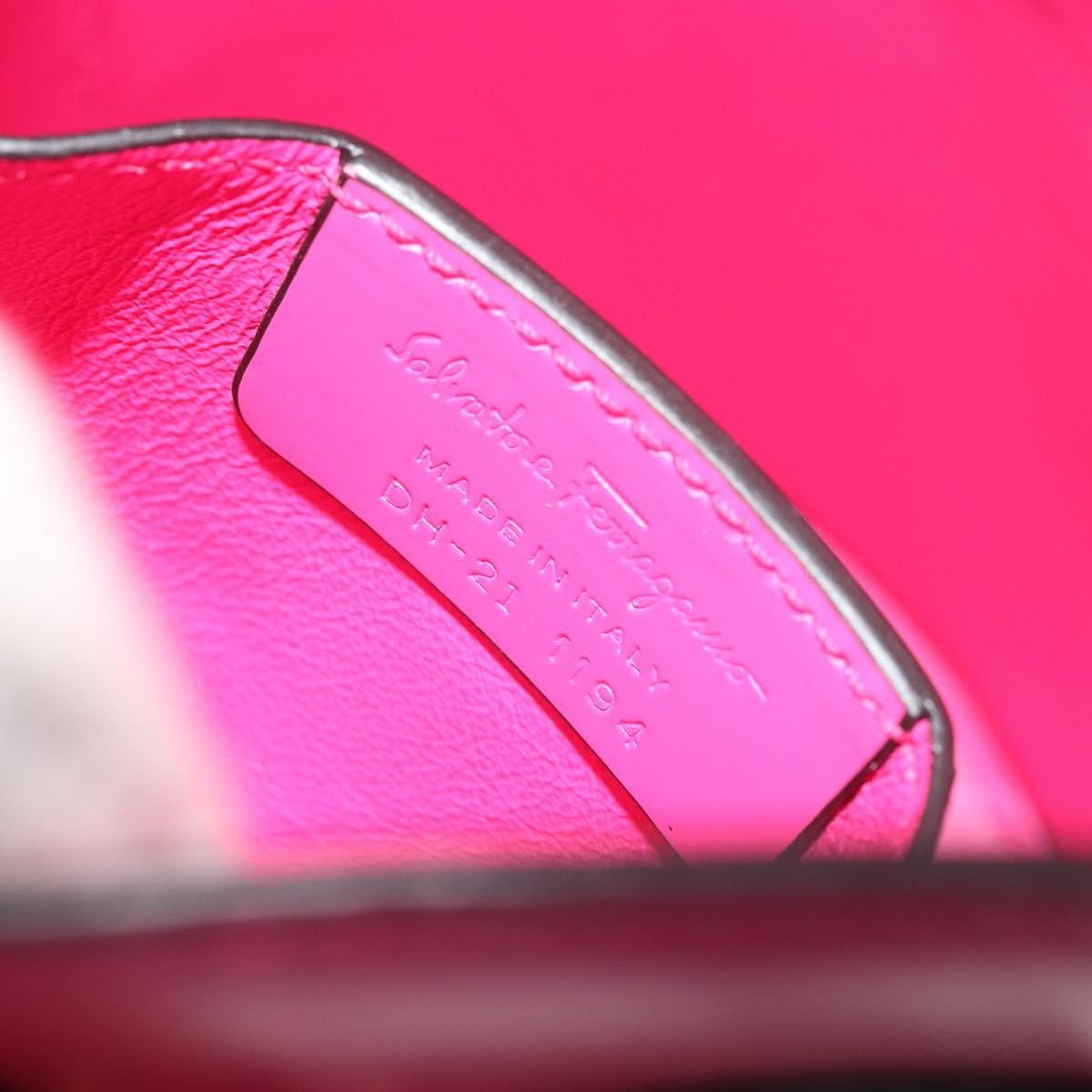Salvatore Ferragamo Trifolio Leather Pink Leather Shoulder Bag Bag (Pre-Owned)