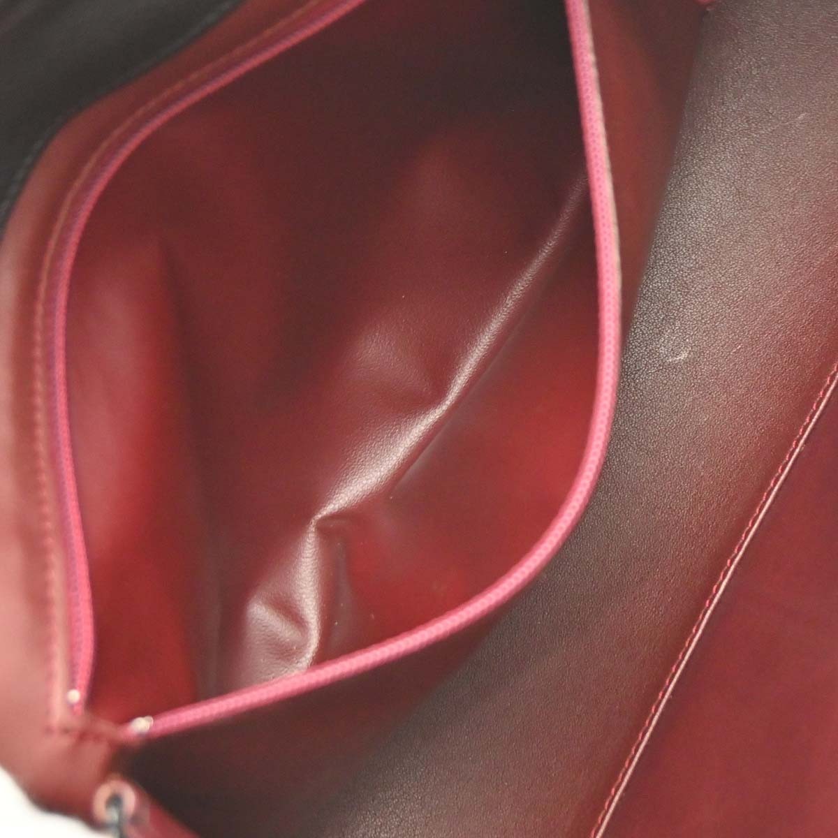 Cartier Cabochon Leather Black Leather Handbag (Pre-Owned)