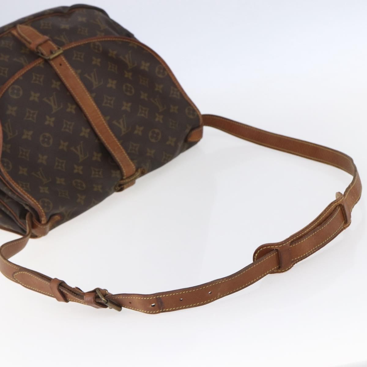 Louis Vuitton Saumur Monogram Canvas Brown Canvas Shoulder Bag Bag (Pre-Owned)