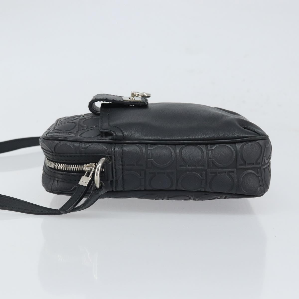 Salvatore Ferragamo Gancini Leather Black Leather Shoulder Bag Bag (Pre-Owned)