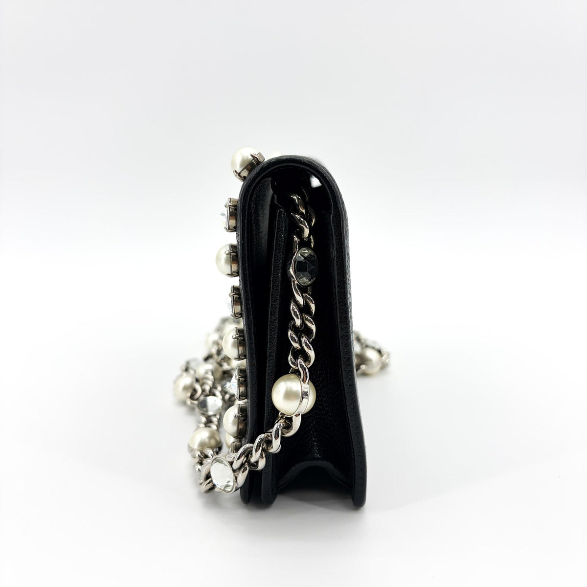 Miu Miu Crystal And Pearl Chain Clutch Embellished Leather Black Leather Clutche & Pouche Bag (Pre-Owned)