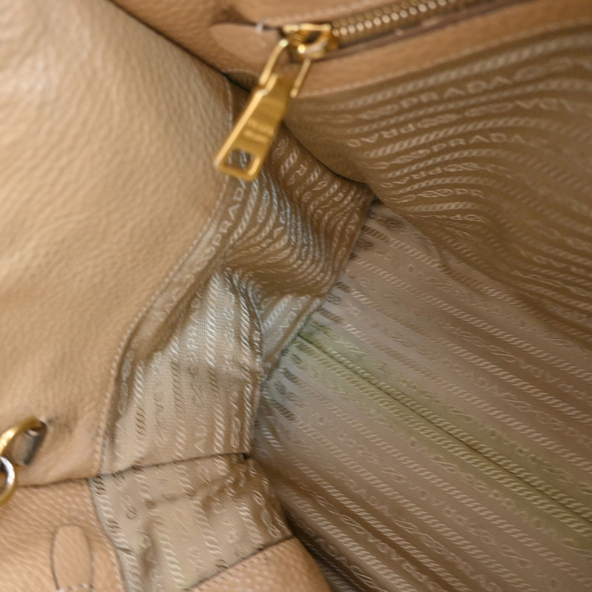 Prada Front Pocket Wing Convertible Vitello Daino Beige Leather Tote Bag Bag (Pre-Owned)
