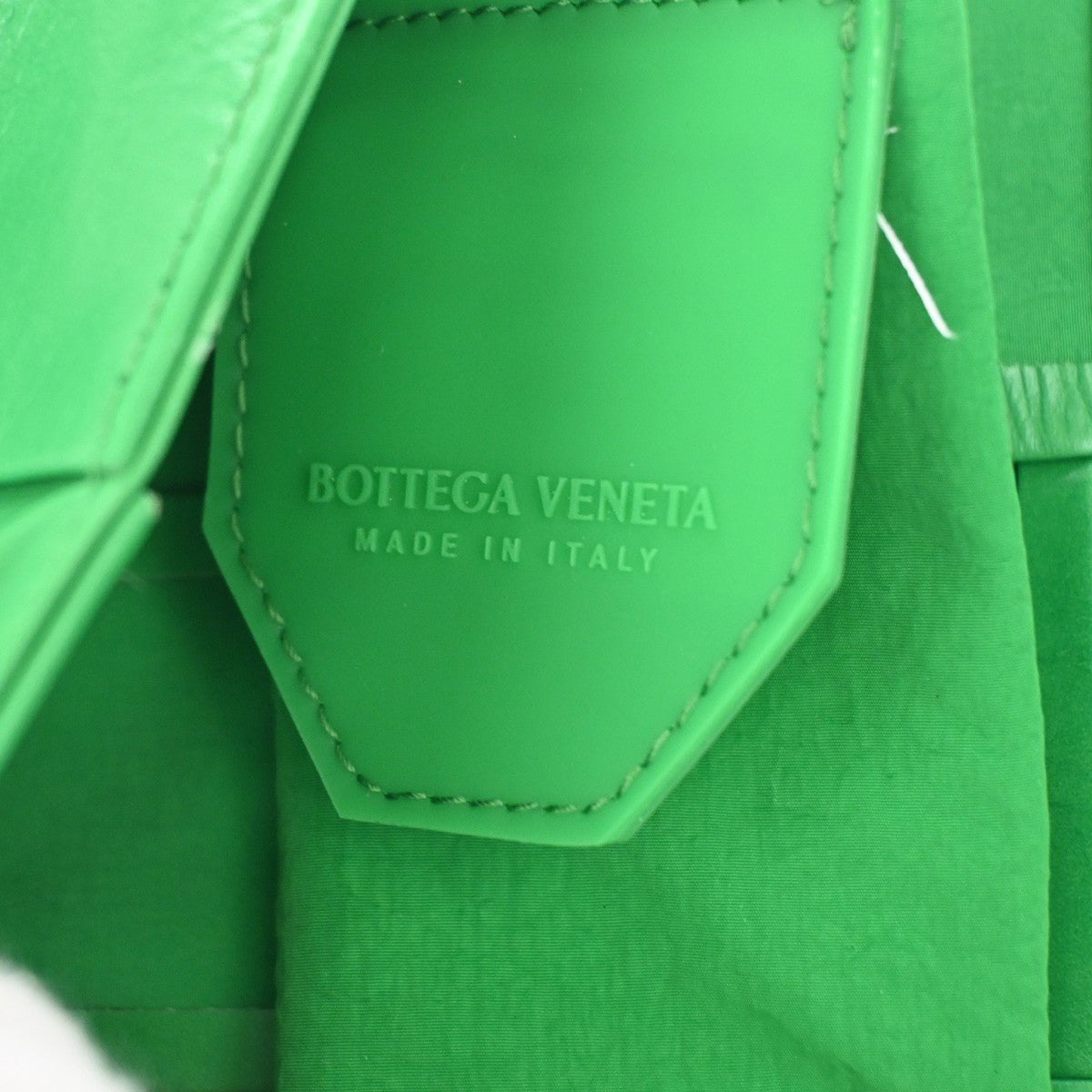 Bottega Veneta Cassette Maxi Intrecciato Leather Green Leather Crossbody Bag Bag (Pre-Owned)