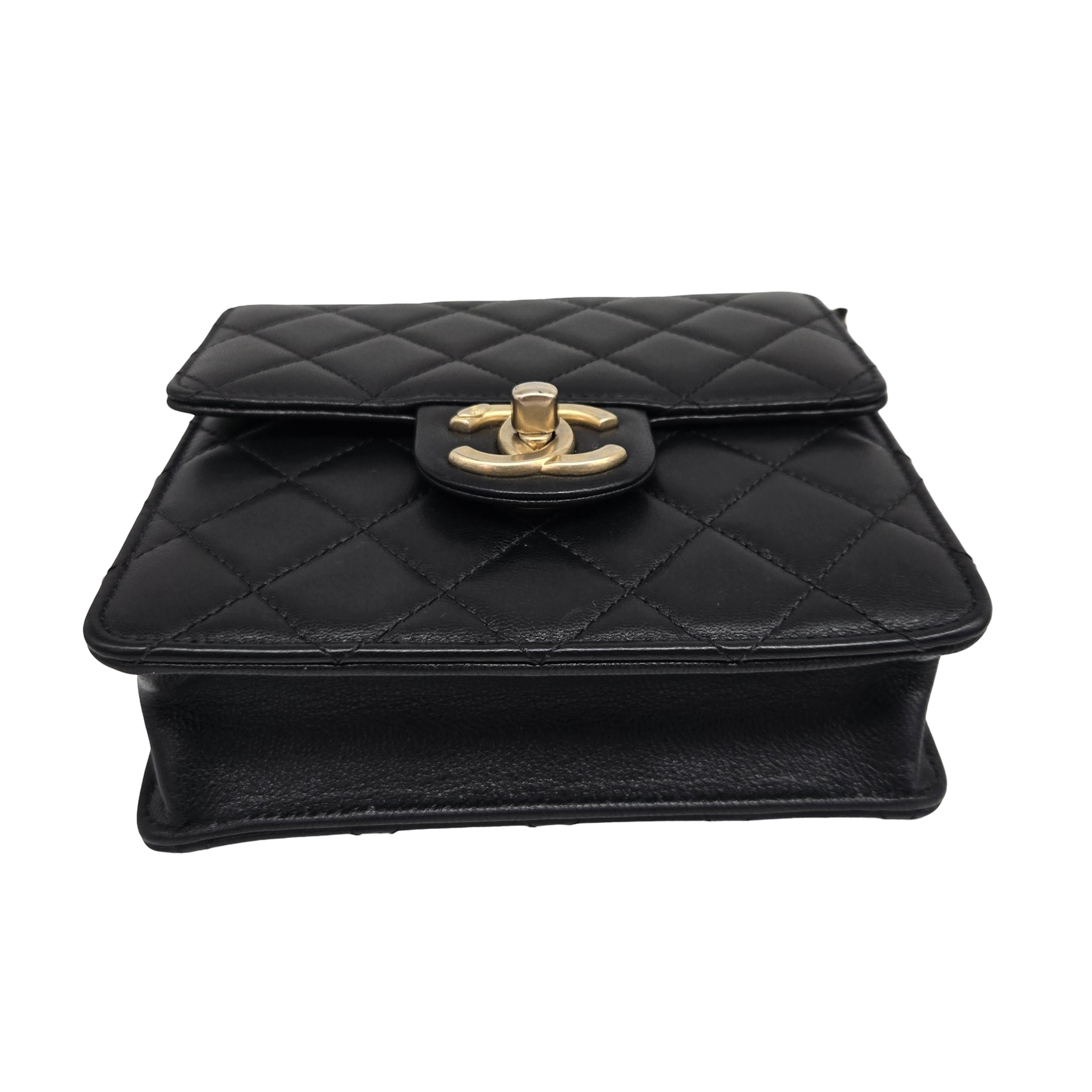 Chanel Chic Pearls Flap Clutch With Chain Quilted Lambskin Black Leather Crossbody Bag Bag (Pre-Owned)